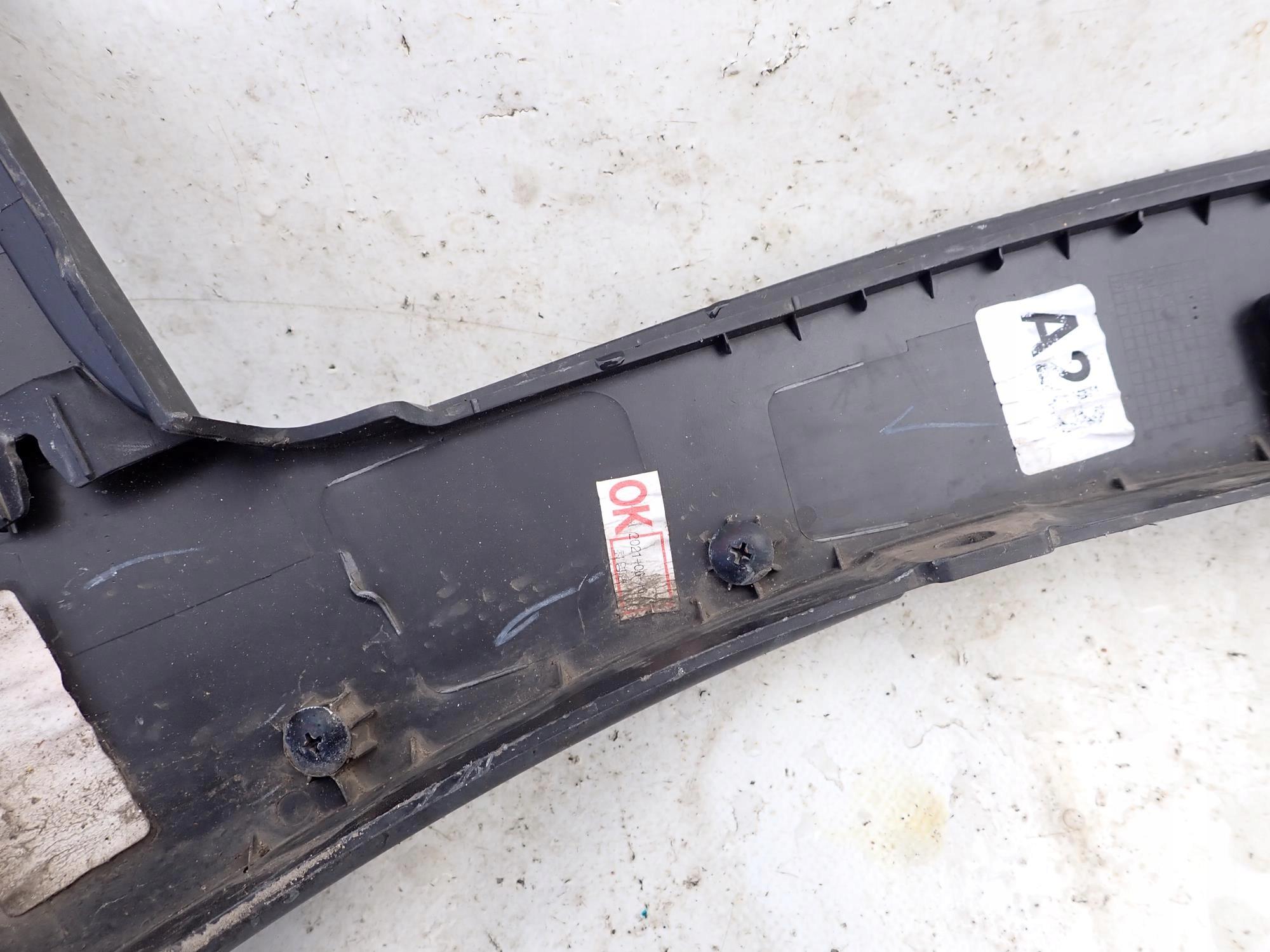 HYUNDAI STARIA 21-> moulding cap left front