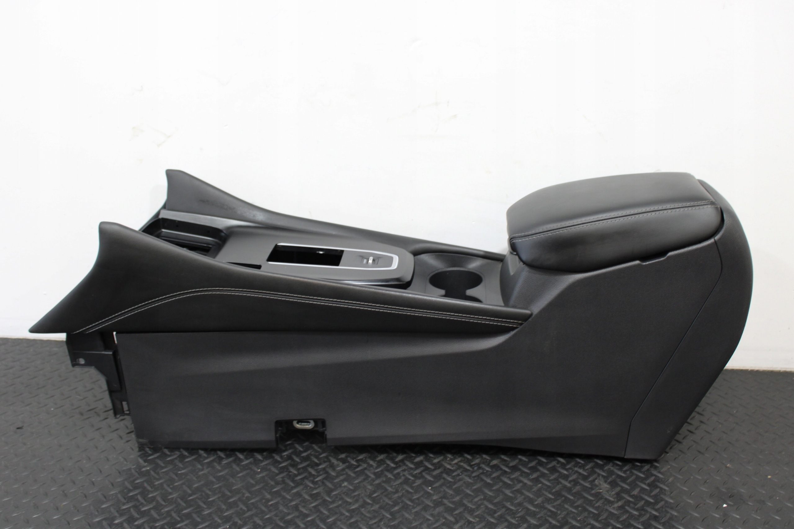 TUNEL central armrest NISSAN QASHQAI J12