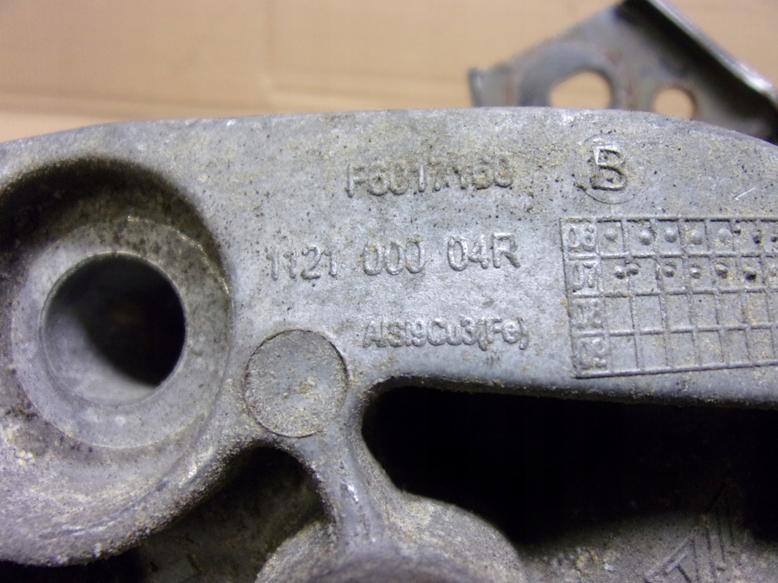 RENAULT LAGUNA III 2.0 DCI LAPA PODUSZKA SILNIKA Producent części Renault OE