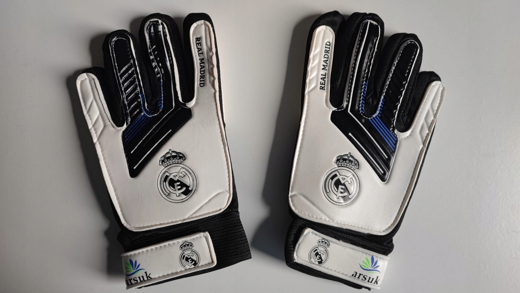 Real Madryt Rękawice bramkarskie dla dzieci Asuk Junior 6-9 lat rozmiar 6