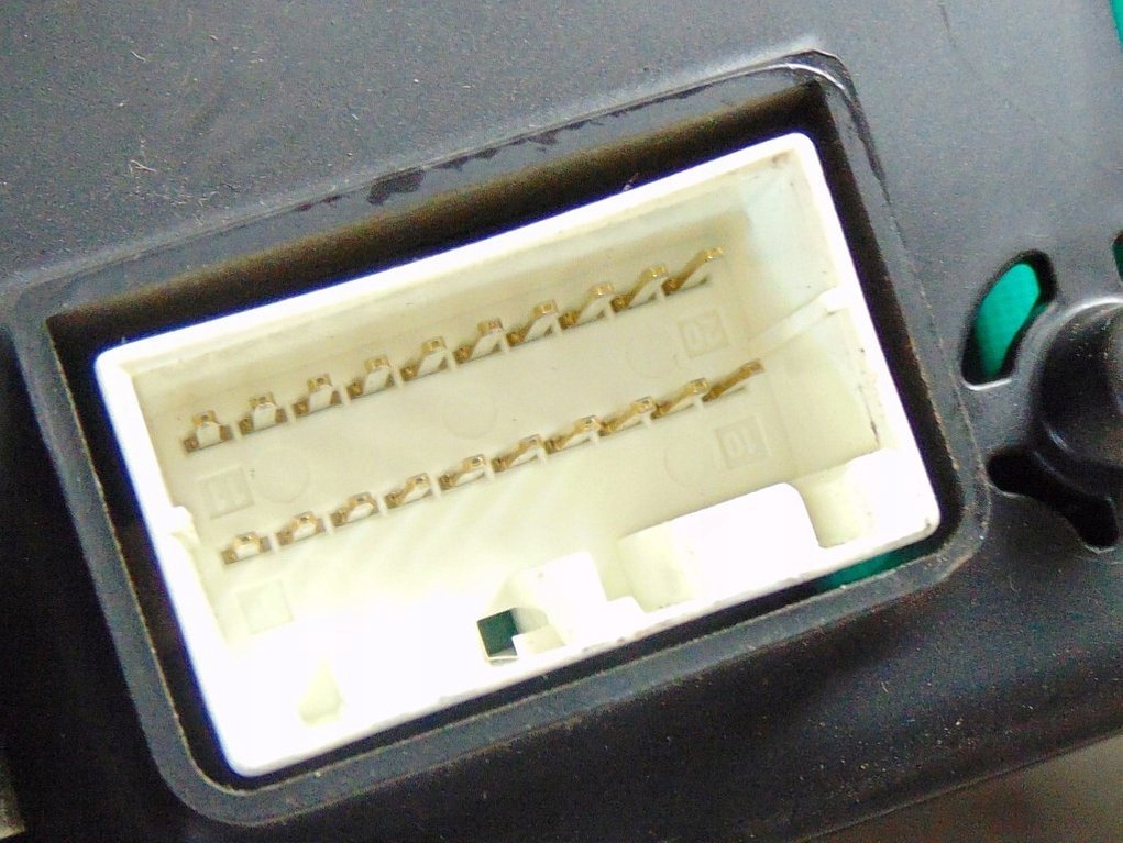 KYRON 2.0d 08r спидометр часы 264642km