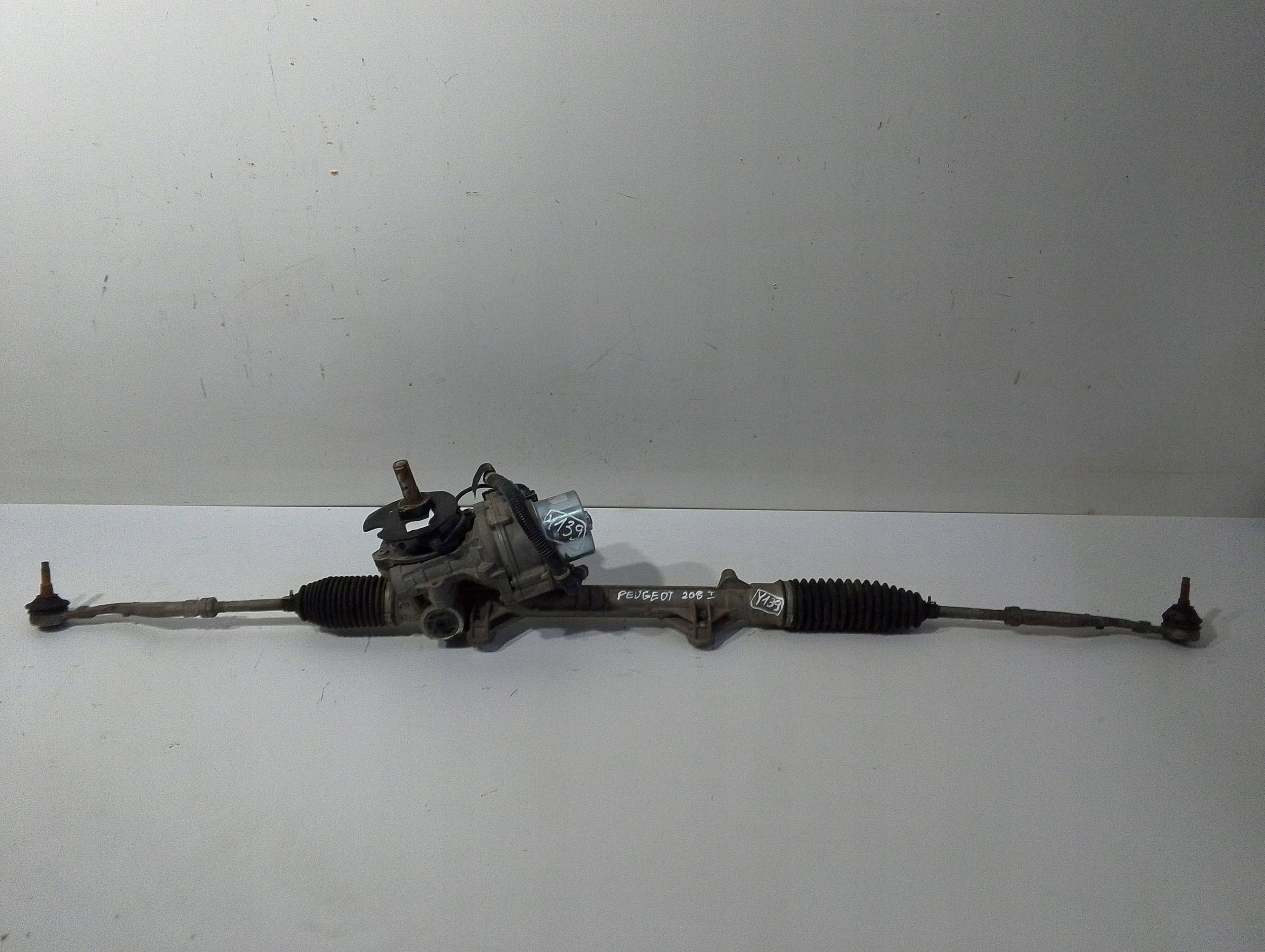 Peugeot 208 Boîter direction 6820000190 (Y139)