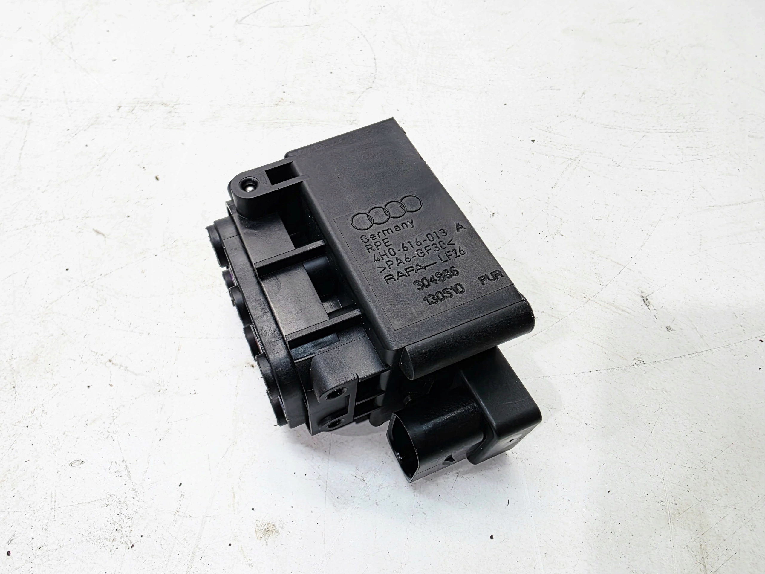 Sensor ROZDZIELACZ PNEUMATYKI AUDI A6 C7 A7 A8 D4 4H0616013A