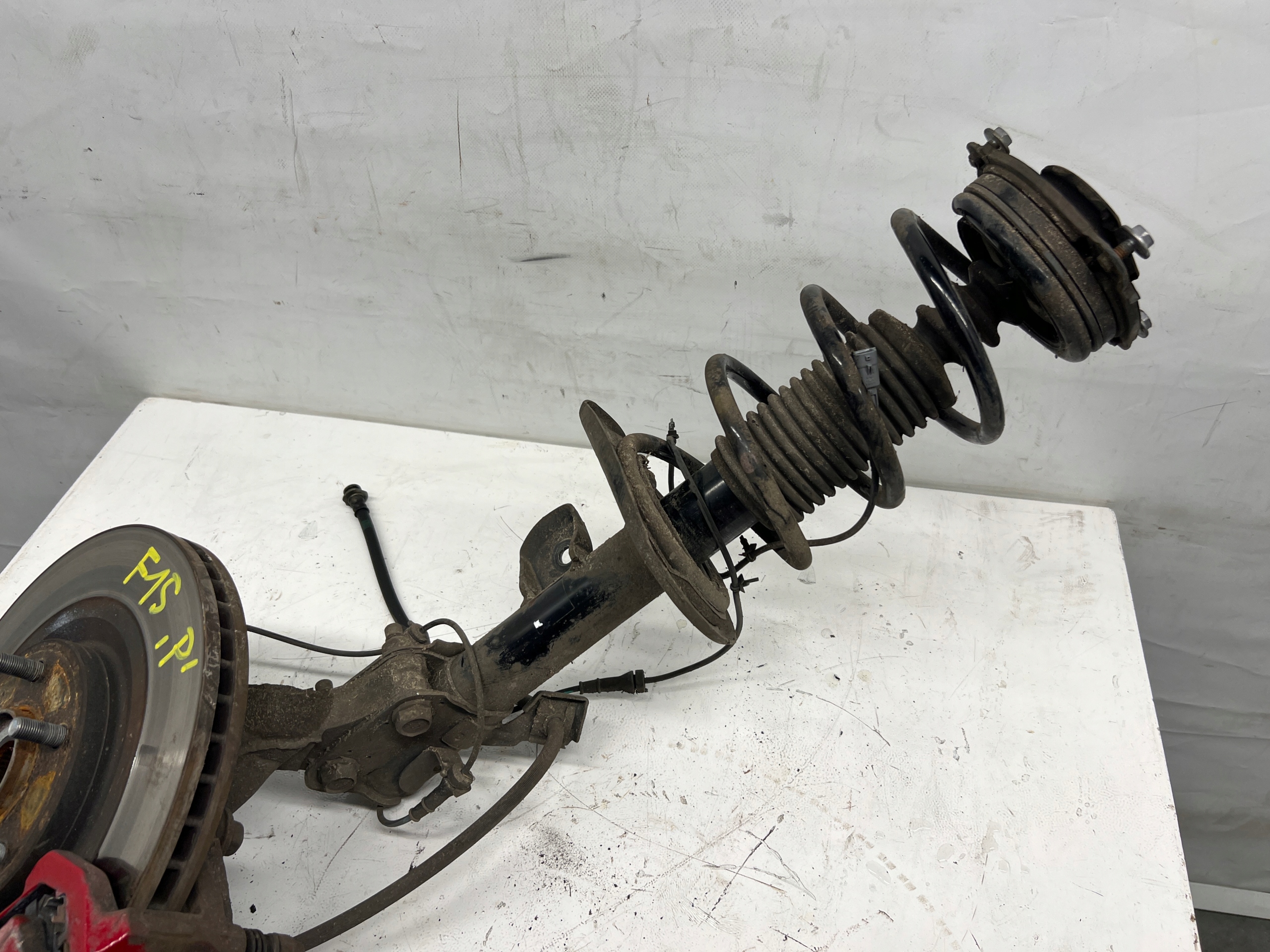 Nissan Juke and F15 1.6 DIG-T McPherson swing right front right front