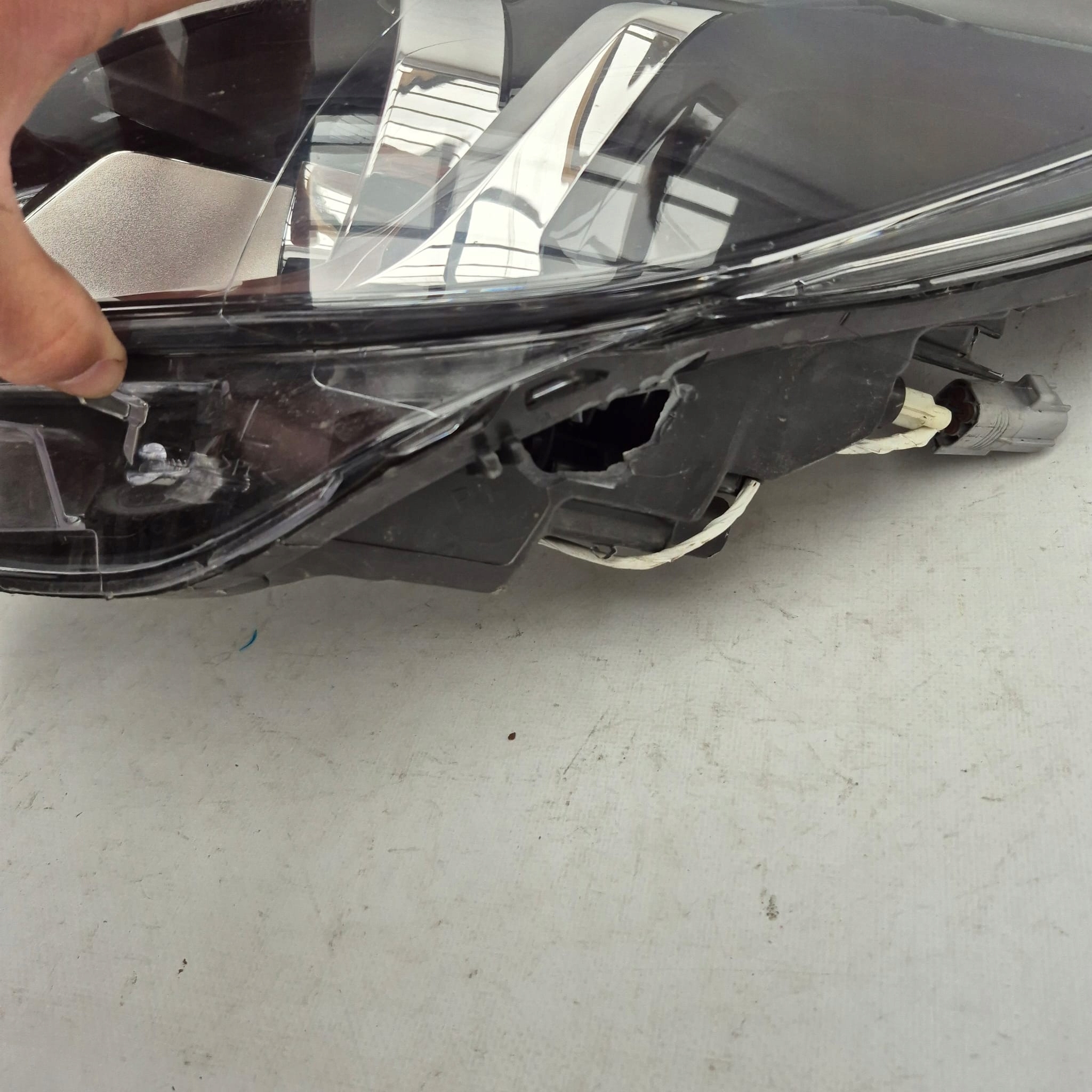 PEUGEOT 108 light left front front lens 81150-0H150