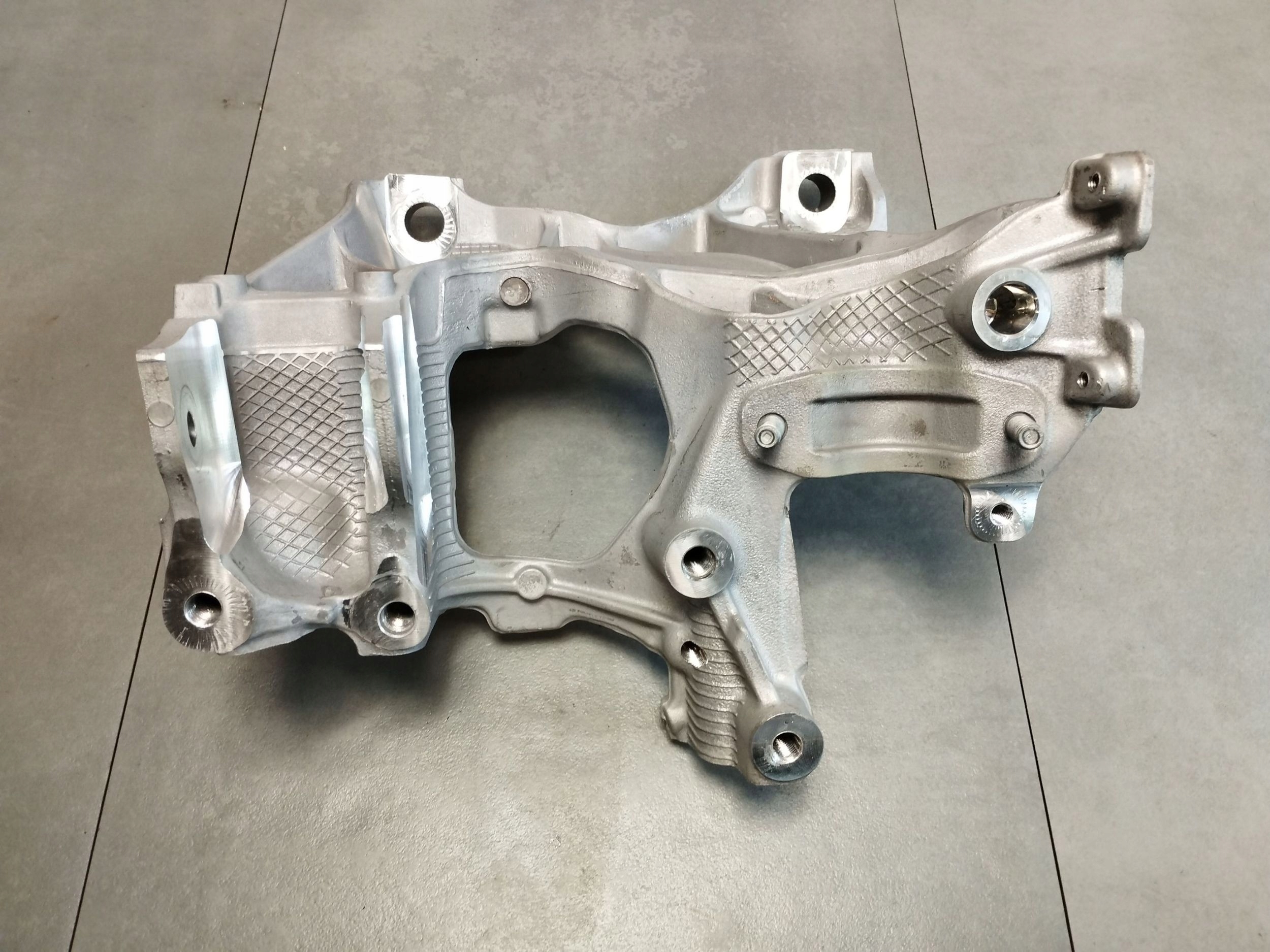 Audi A5 b10 support springing right 8B3399296
