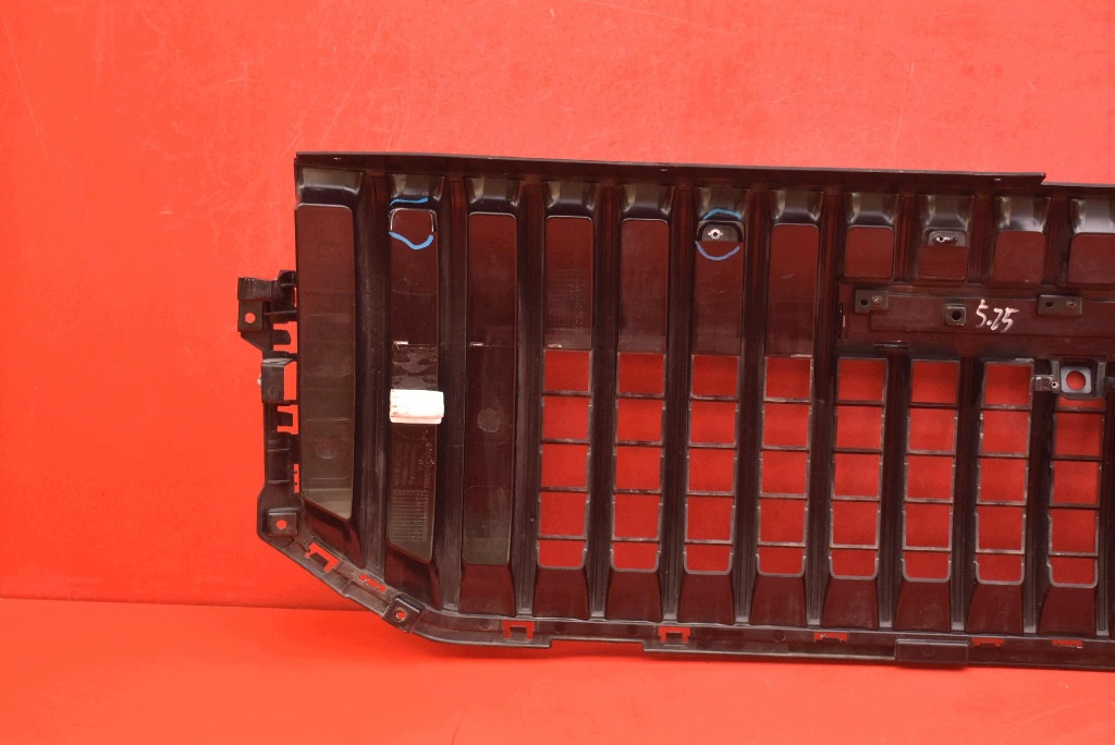 Grille Noir CHROM 602003767AA JAECOO J7 23