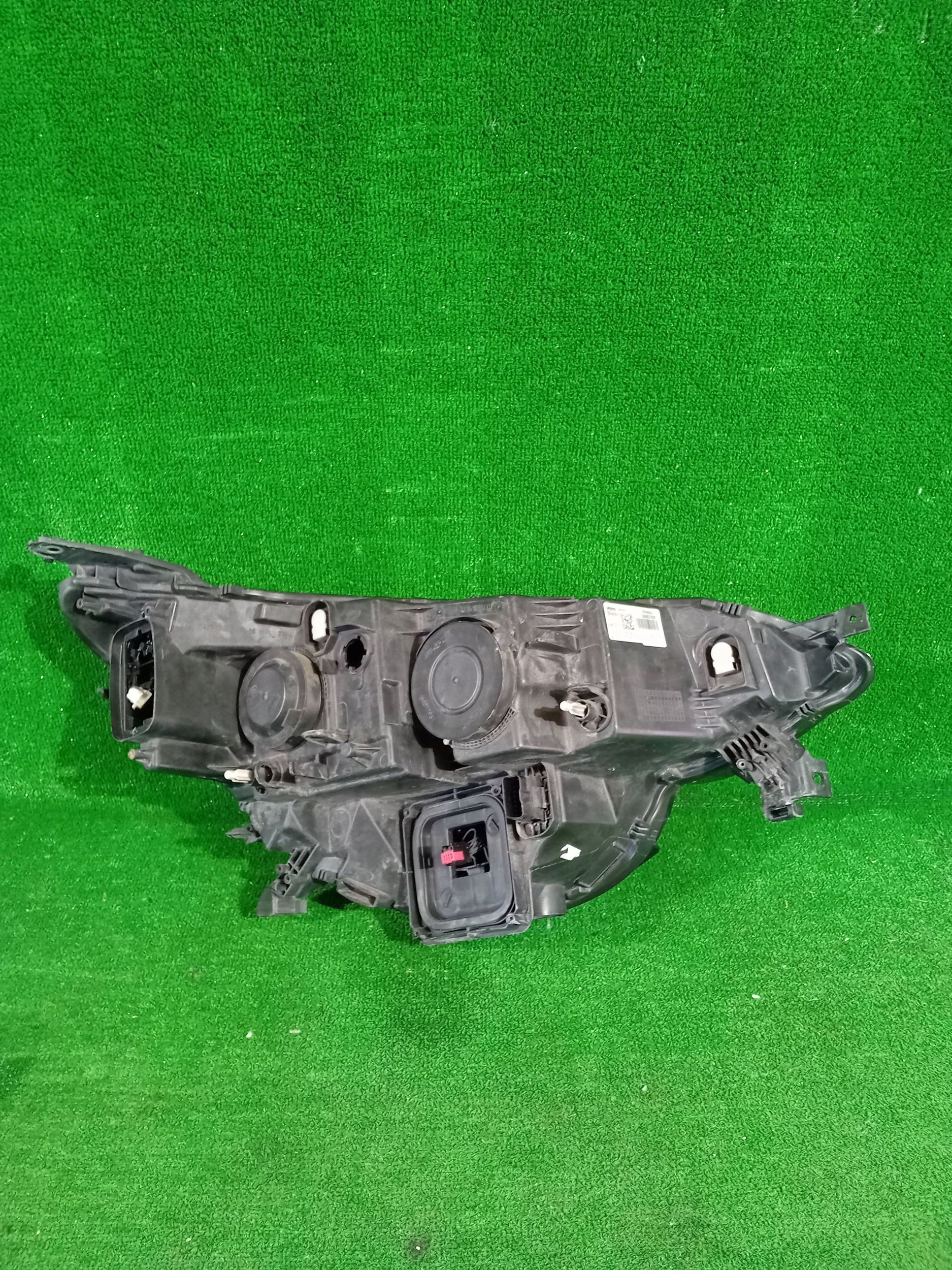 REFLEKTOR right front RENAULT MEGANE IV lens LED 16