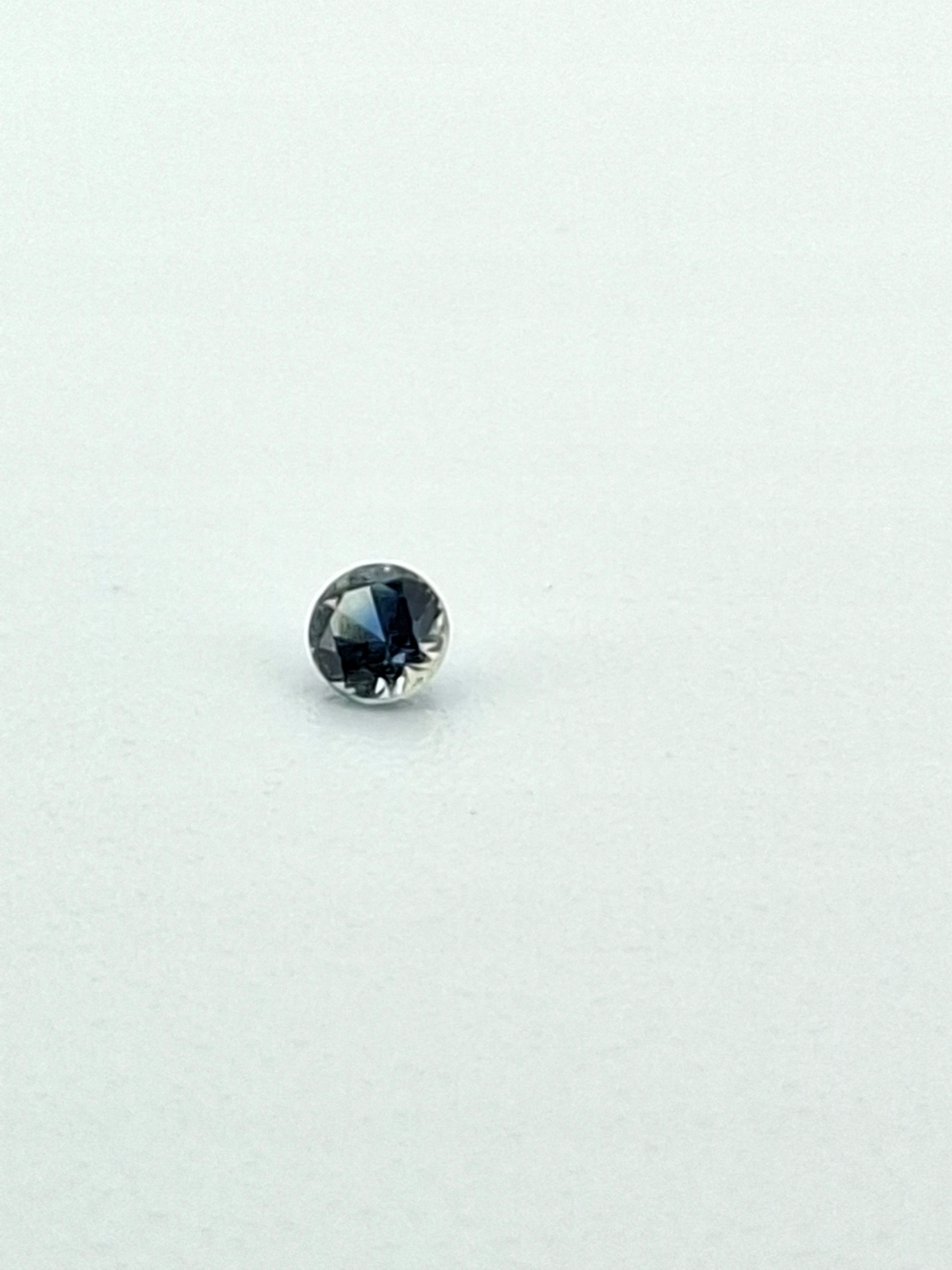 Naturalny Szafir fi. 1,5 mm