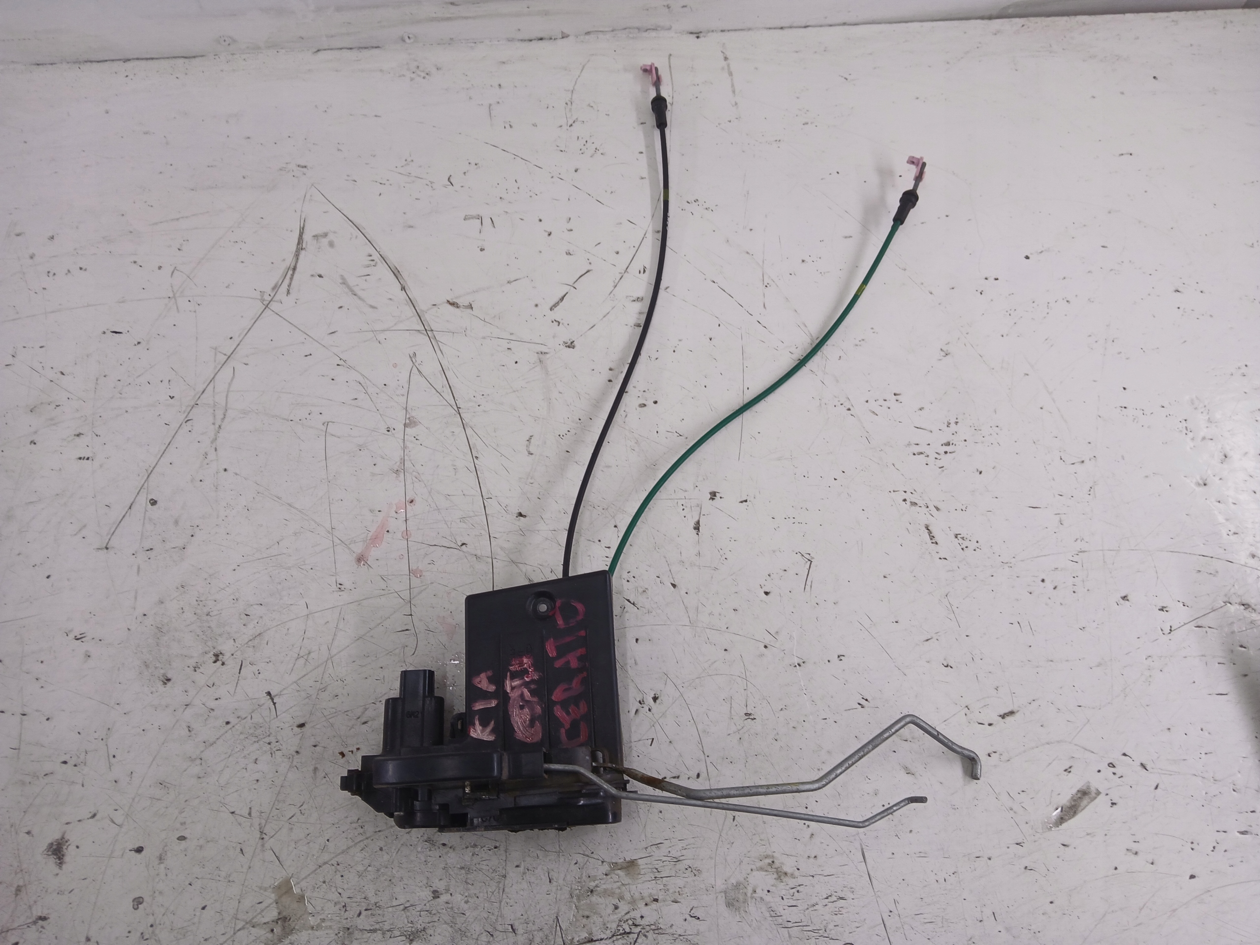 KIA CERATO and lock door left front