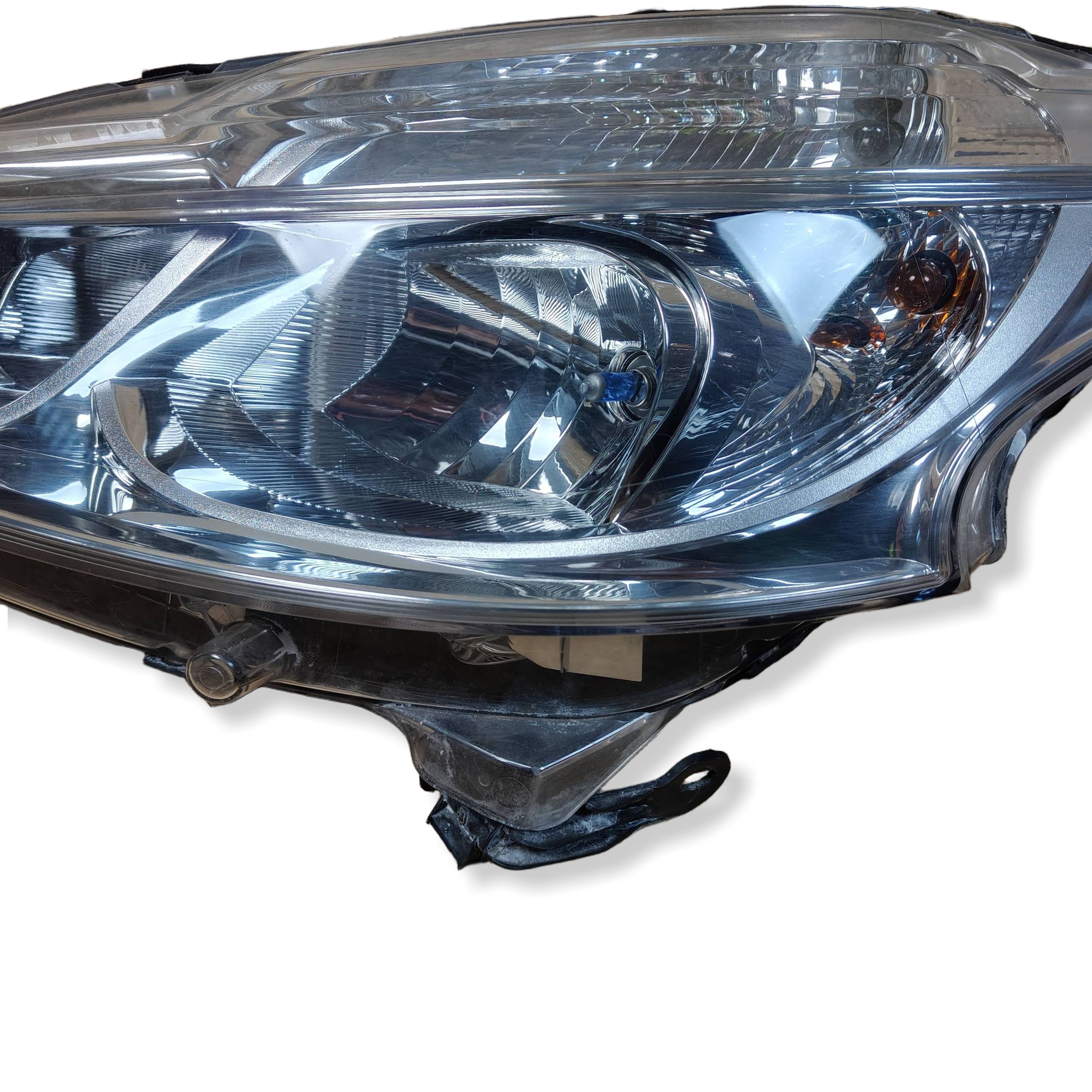 Reflektor front side left Peugeot 208 and 9802221880