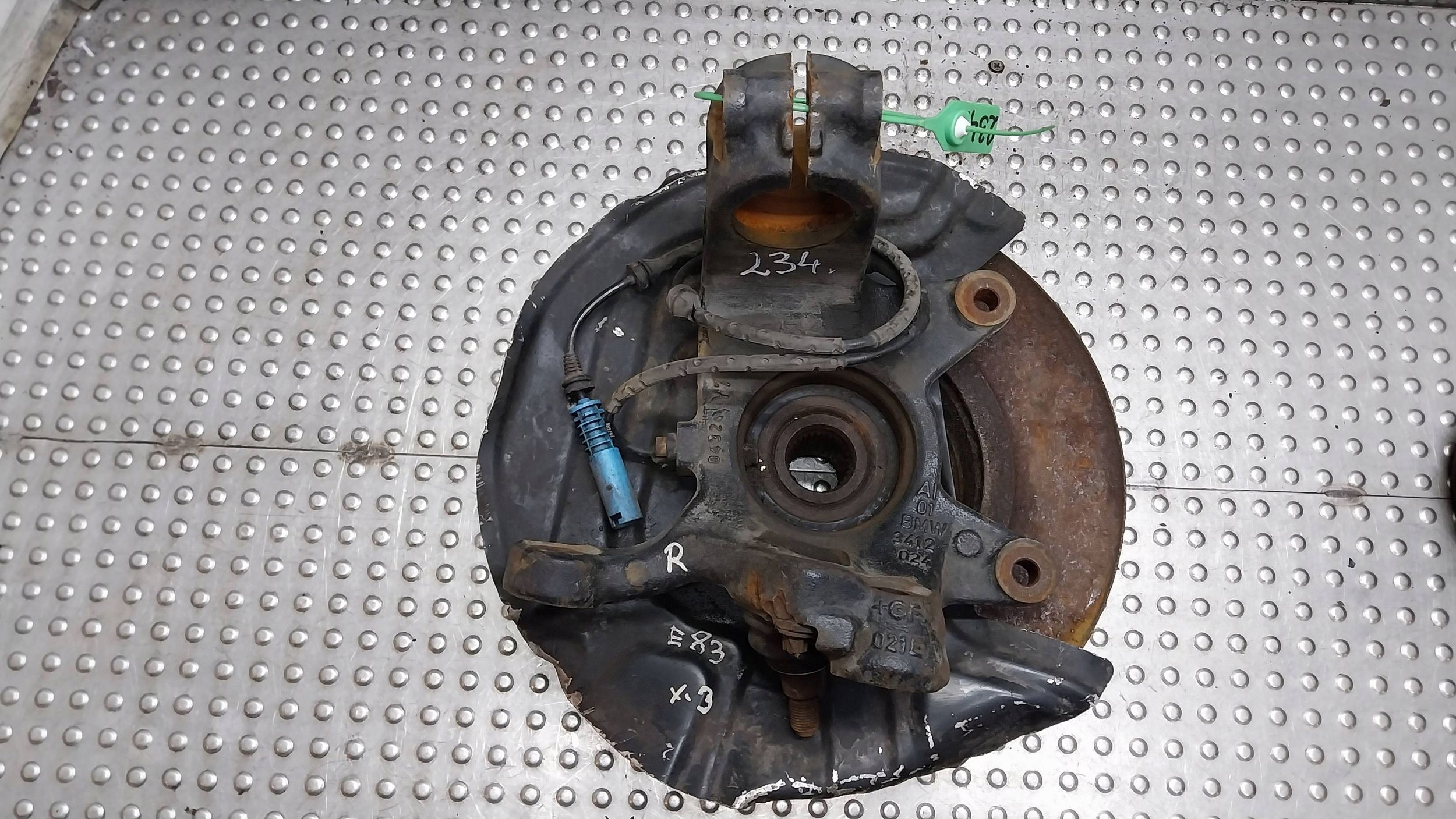 otoč čepu pravý předek 3412024 BMW X3 E83