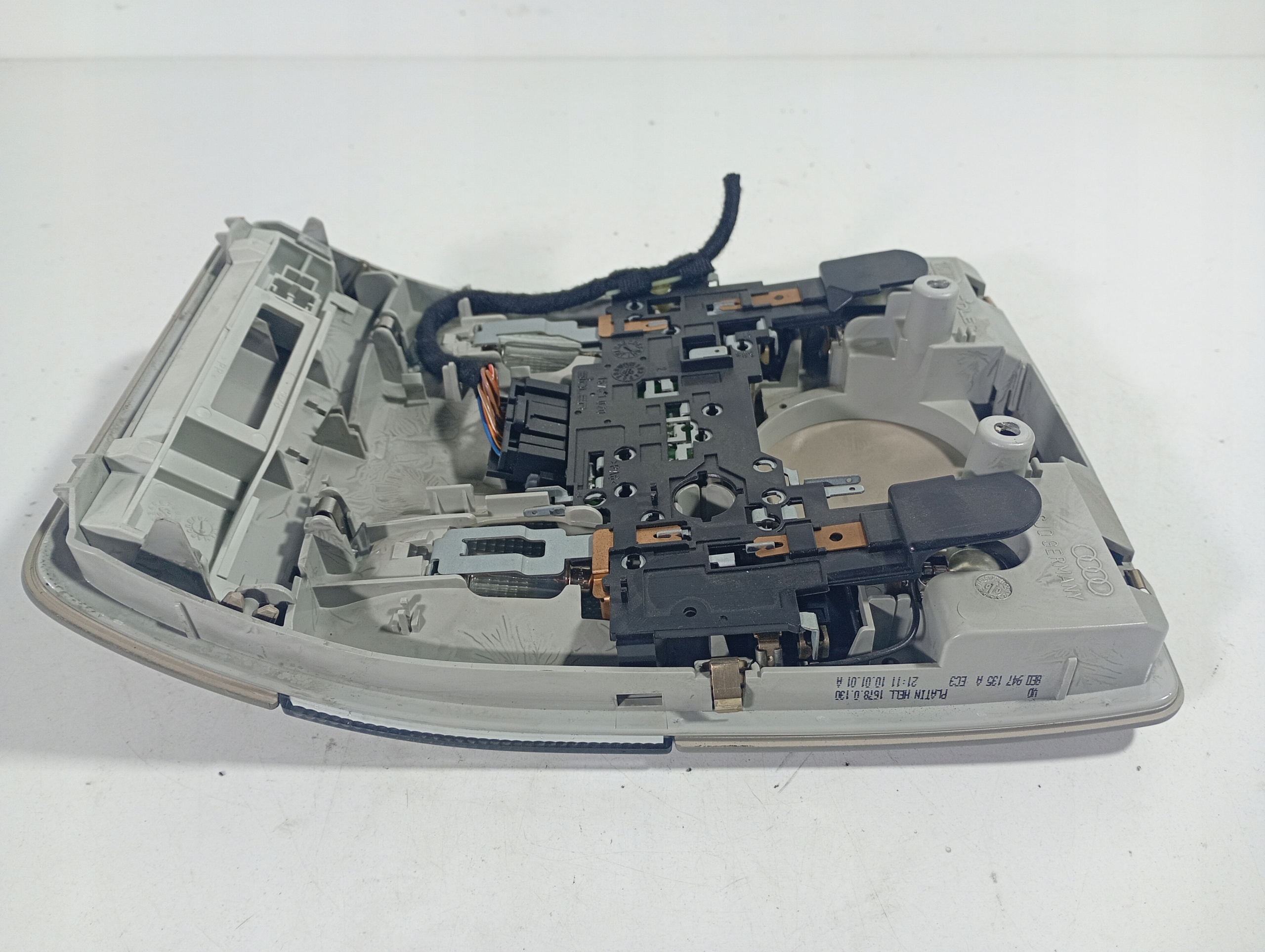 Audi A4 B6 00-06 OSWIETLENIE cabs light inner OE 8e0947135A