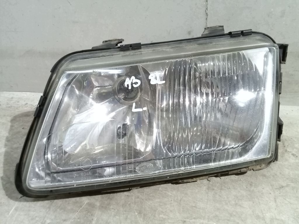Audi A3 8L light left front front