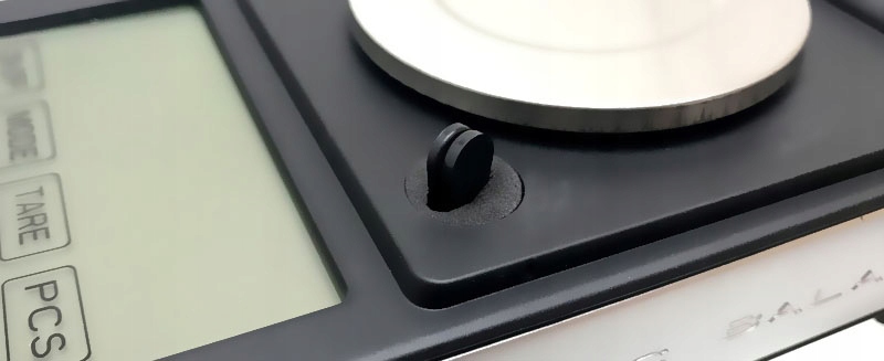 Laboratorinės precizinės svarstyklės, iki 50 g, 0,001 g tikslumas, apšviečiamas LCD ekranas ir kalibravimo svarelis – nuotrauka 6