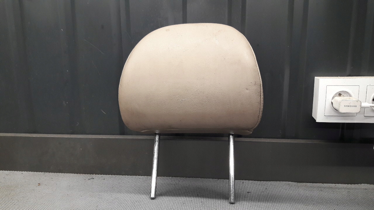 ZAGLOWEK TOYOTA RAV4 BEZOWY SKORZANY USZK