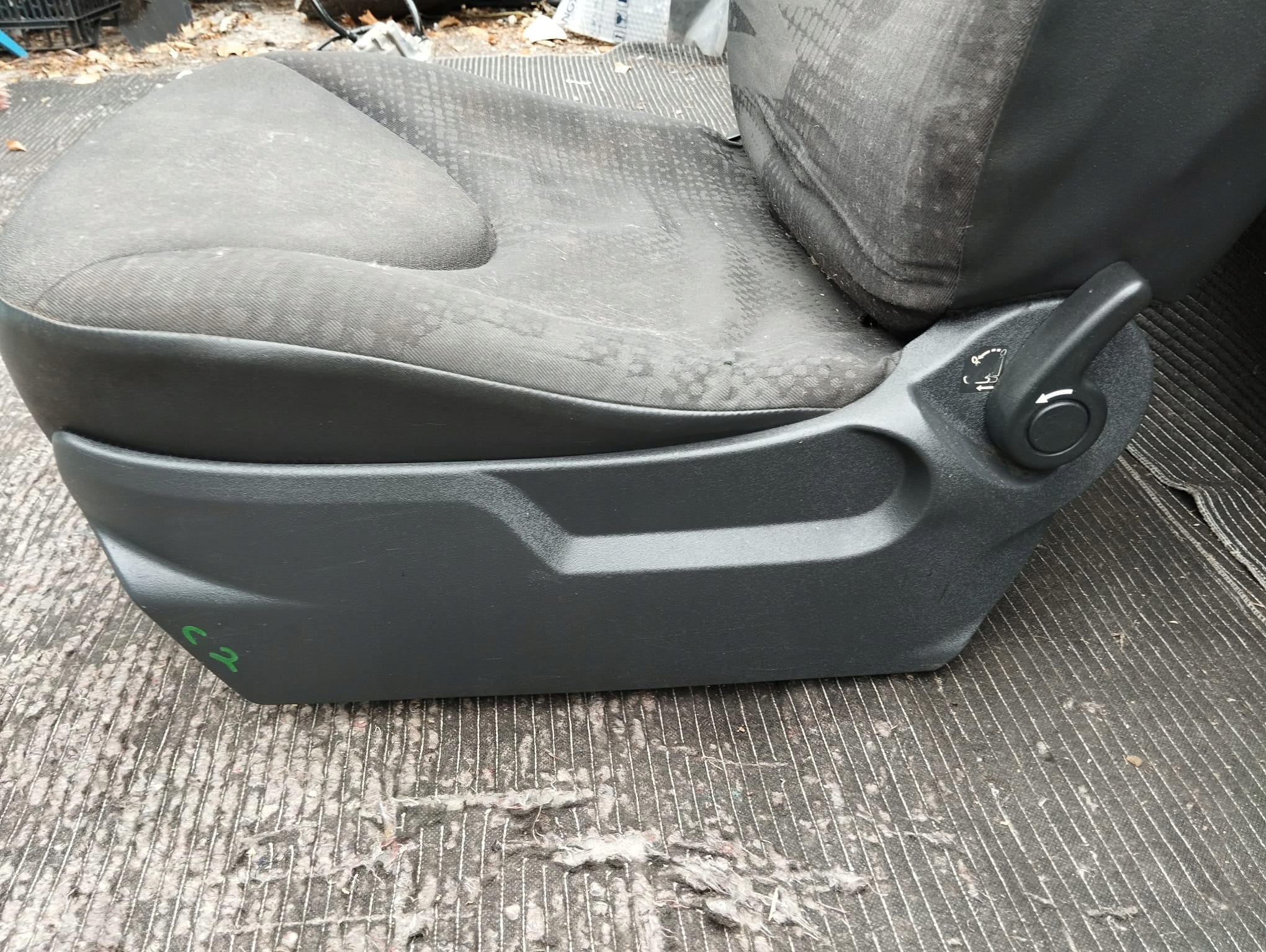 кресло передний левый водители CITROEN C2 3D 03-09 европа