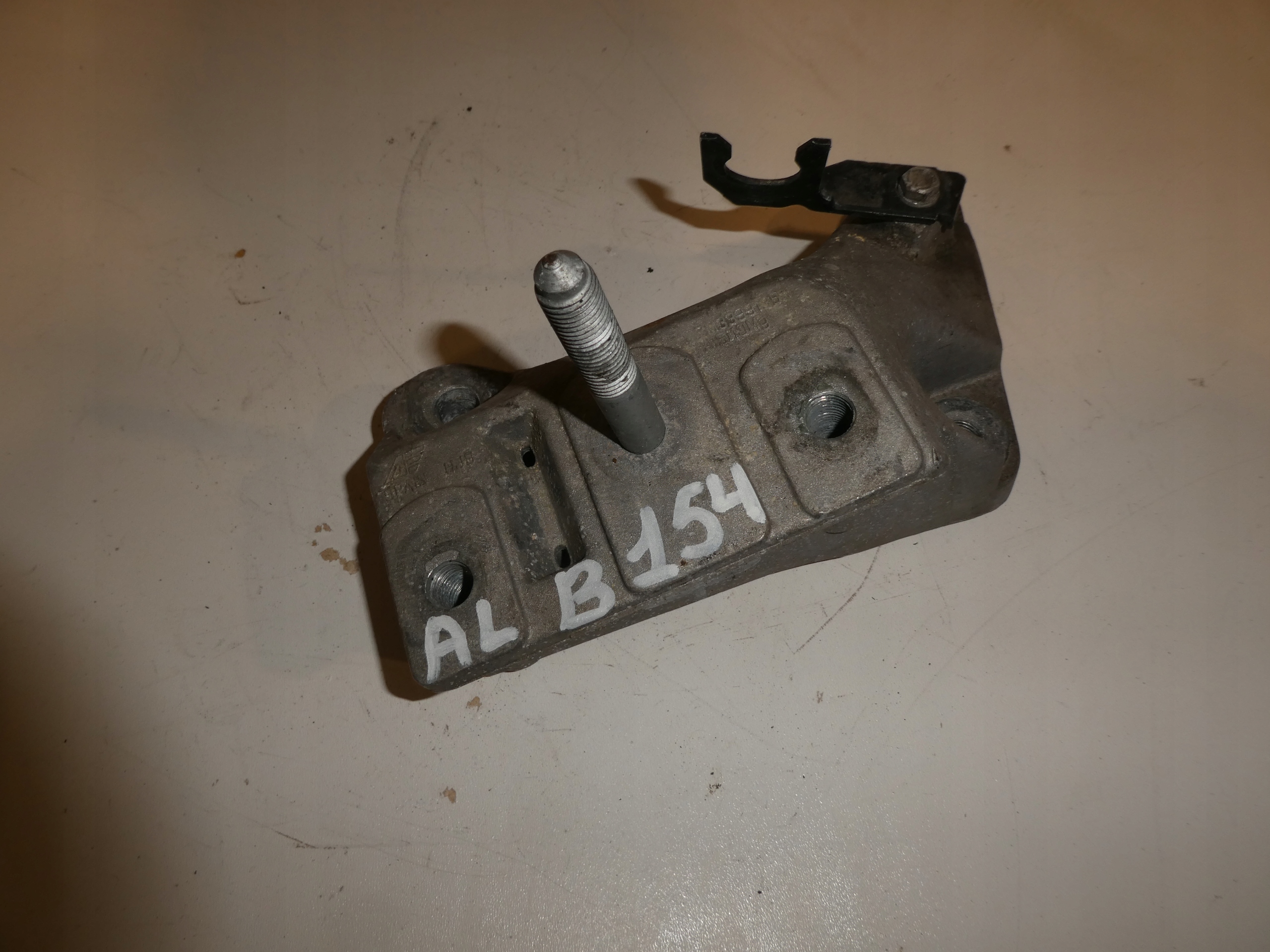 VW SHARAN UND LIFT GETRIEBEHALTER 7M3399135A