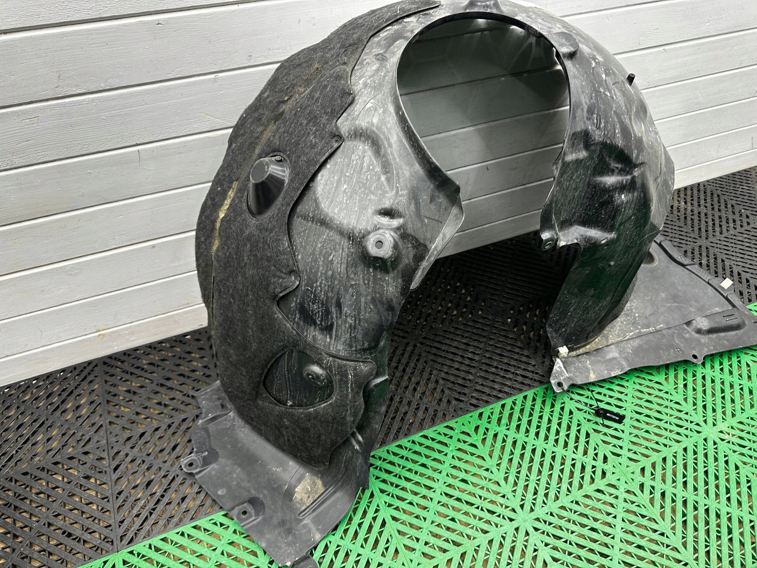 mudguard front front BMW 2 Active Tourer U06 8498437