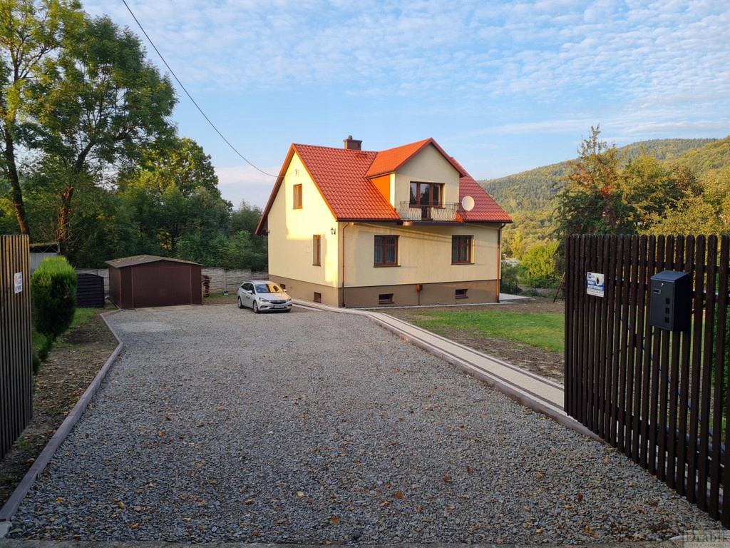 Dom, Sucha Beskidzka, Suski, 263 m²