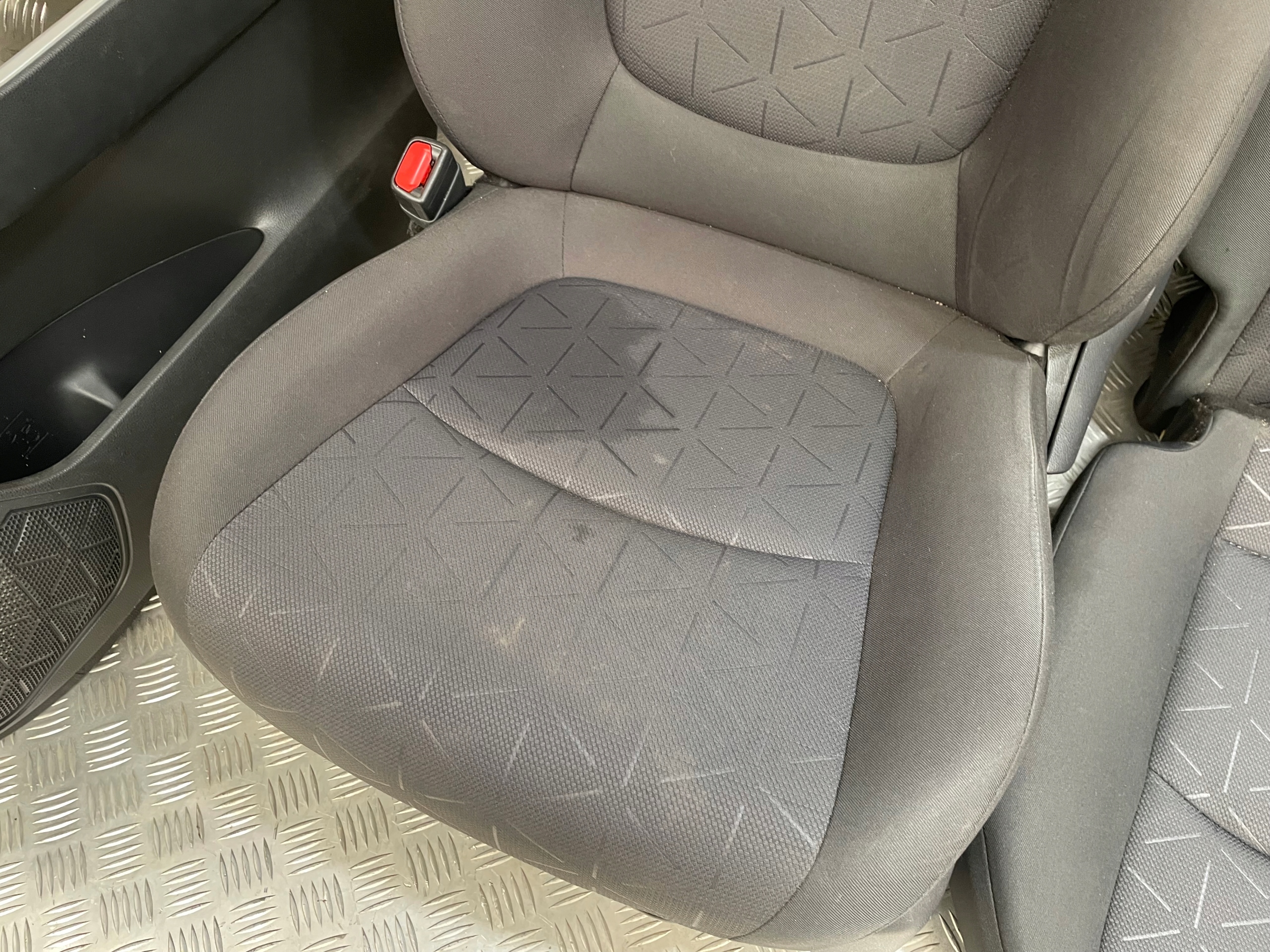 кресла диван бочки Салон TOYOTA RAV4 V европа