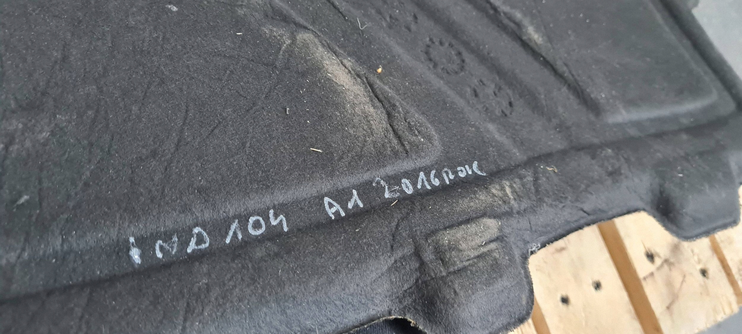 A1 insonorisation PODBITKA insonorisation du capot AUDI A1 8X