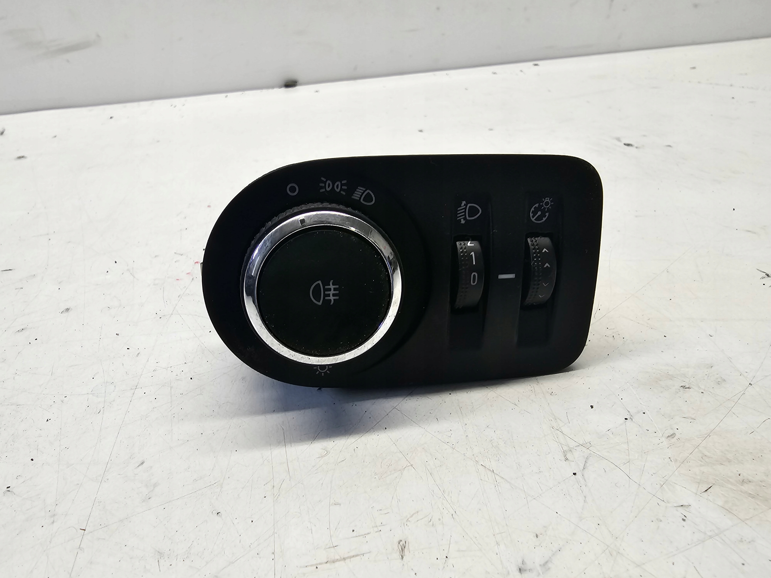 OPEL CORSA E Interrupteur Interrupteur commande phares feux 13470443