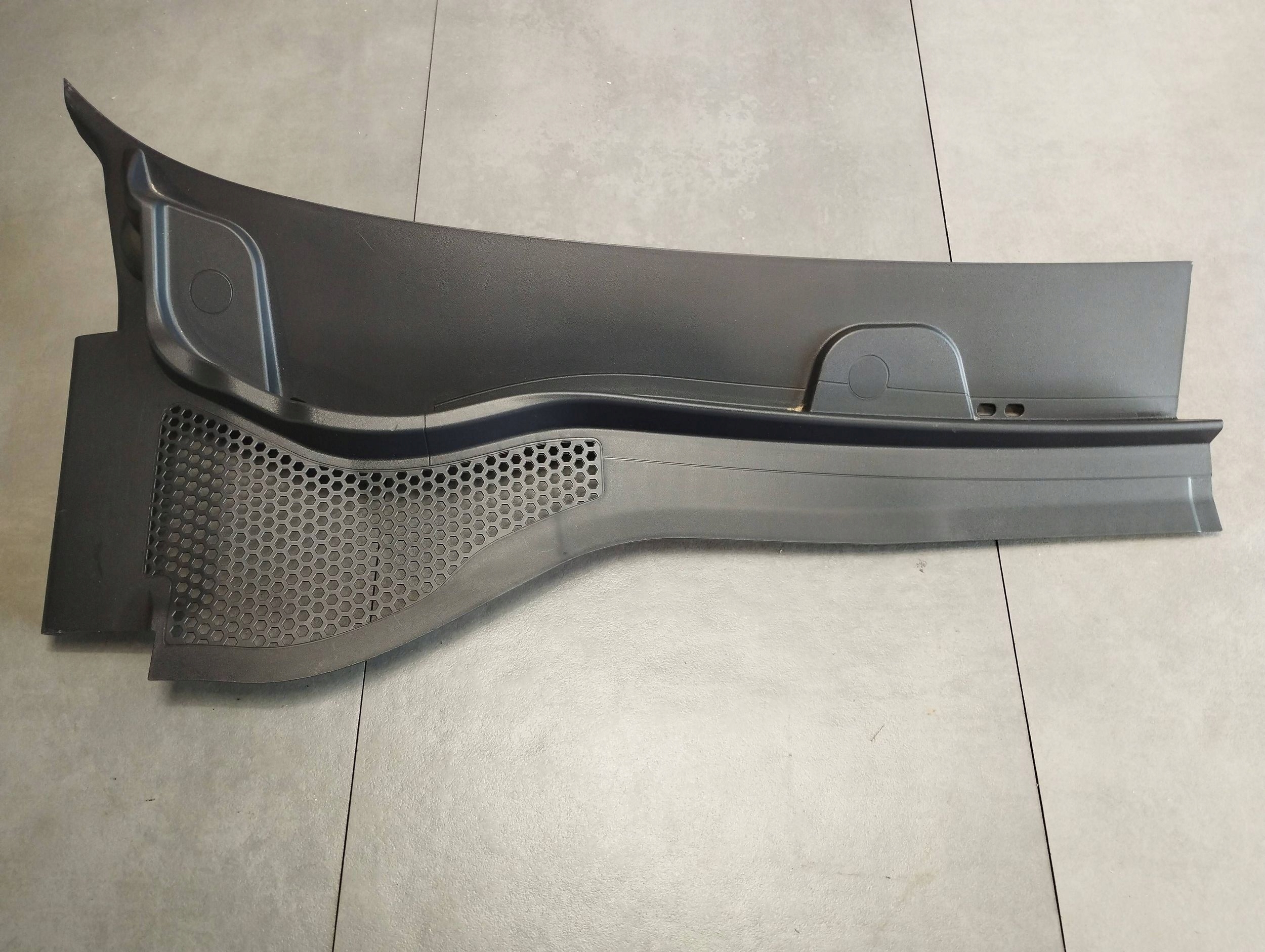 Seat Leon IV 2024 torpedo right 5FB819404A