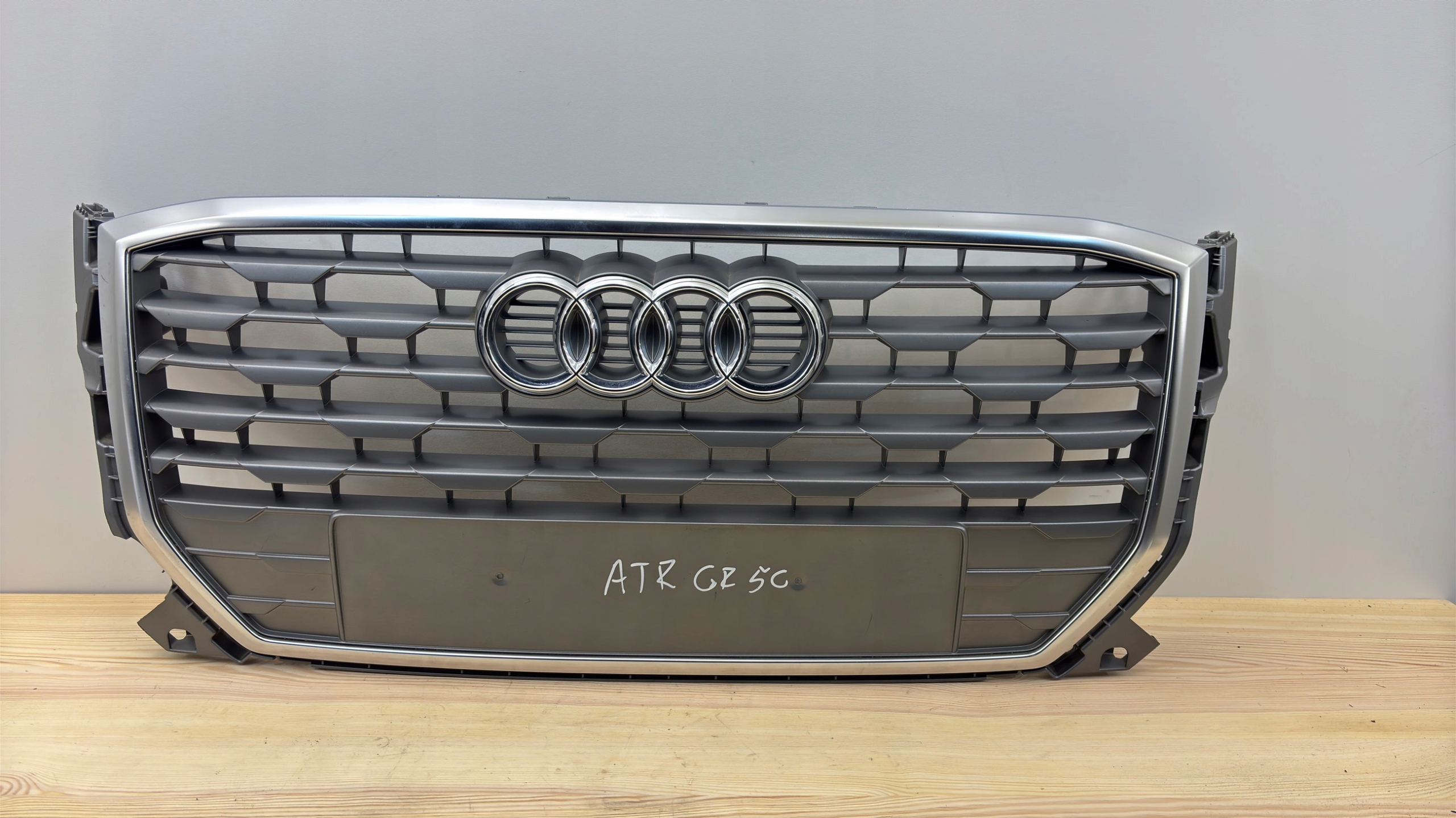 Audi Q2 Kühlergrill FRONTGRILL Kühlergitter 81A8536510G - Thumbnail 1