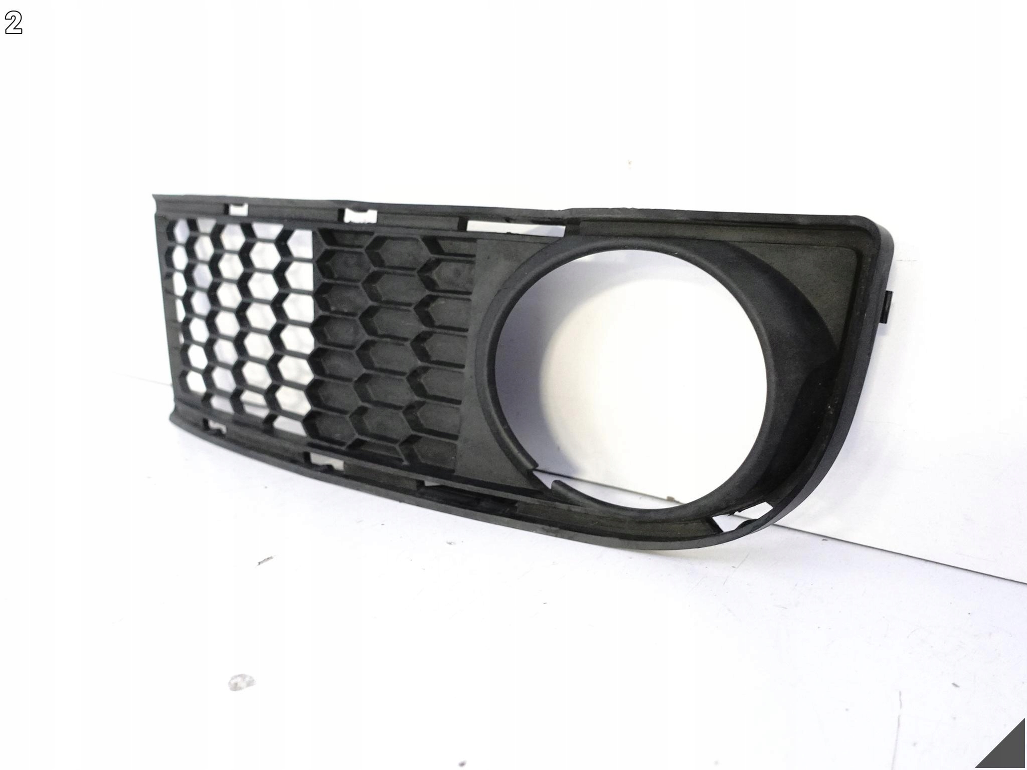 BMW 1 COUPE E82 E88 m-packet 04-07 grid grille W bumper front right
