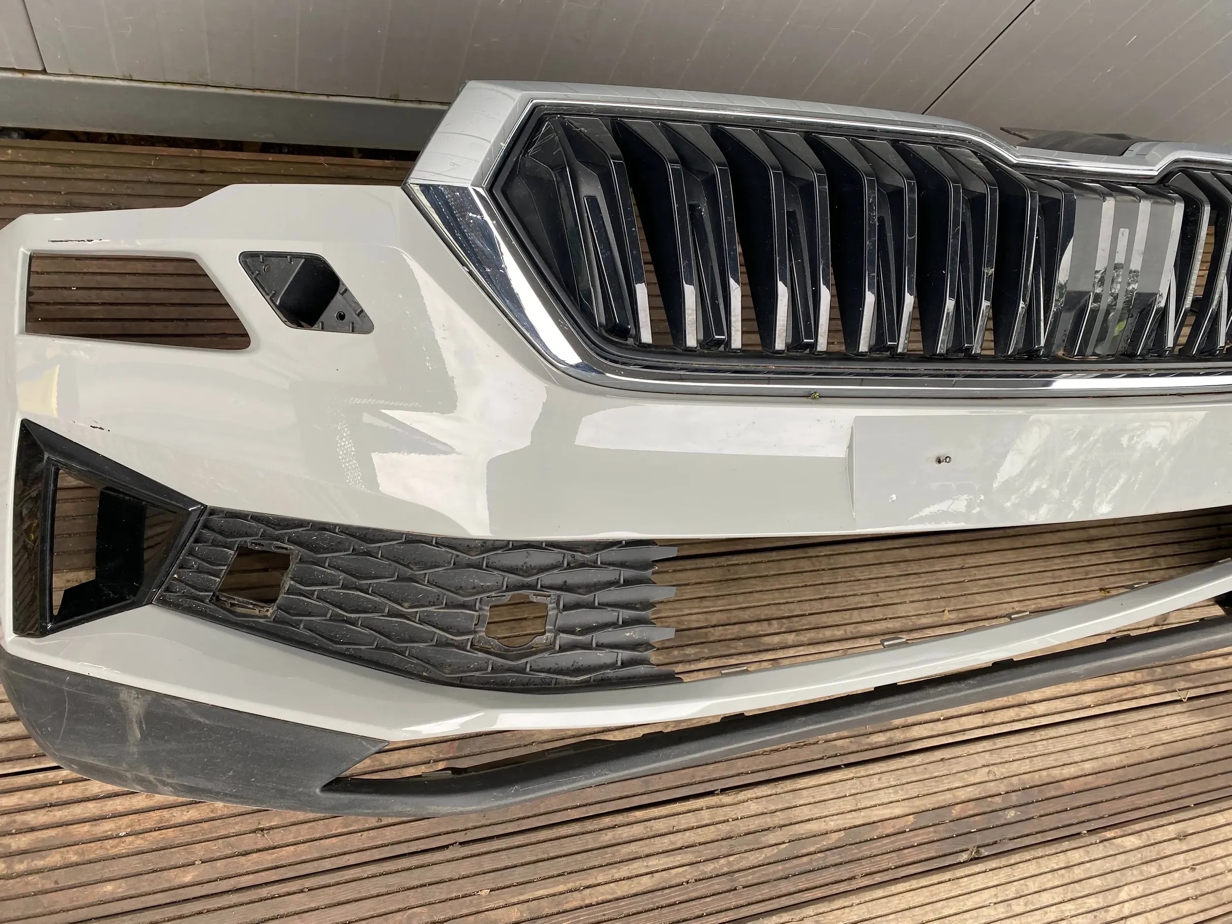 SKODA KAROQ LIFT 21- bumper grill front LF7A