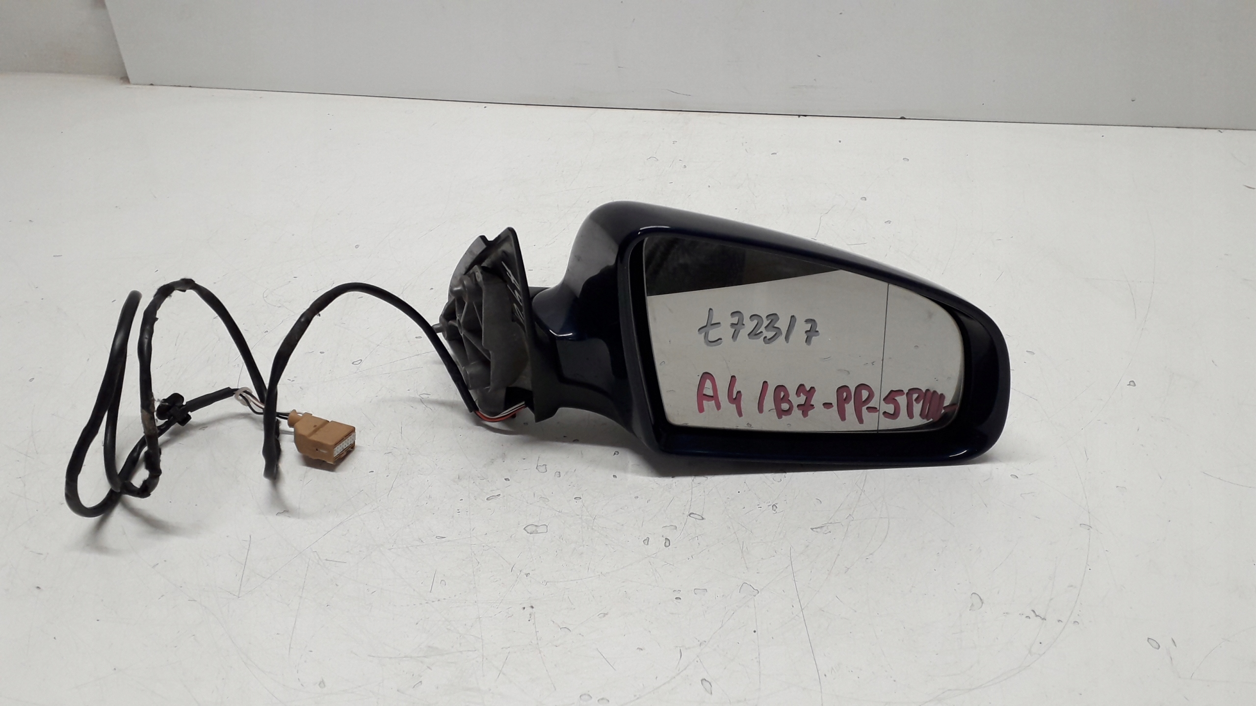 AUDI A4 B7 04-08 LUSTERKO PRAWE 5PIN