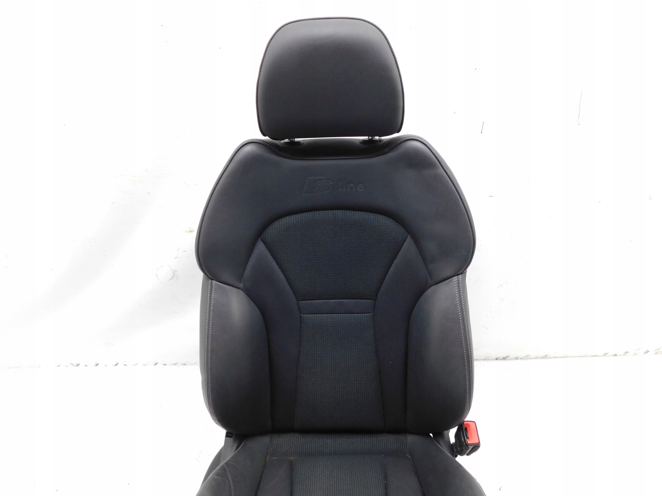 кресла комплект диван бочки - Audi A1 8X 5d SPORTBACK