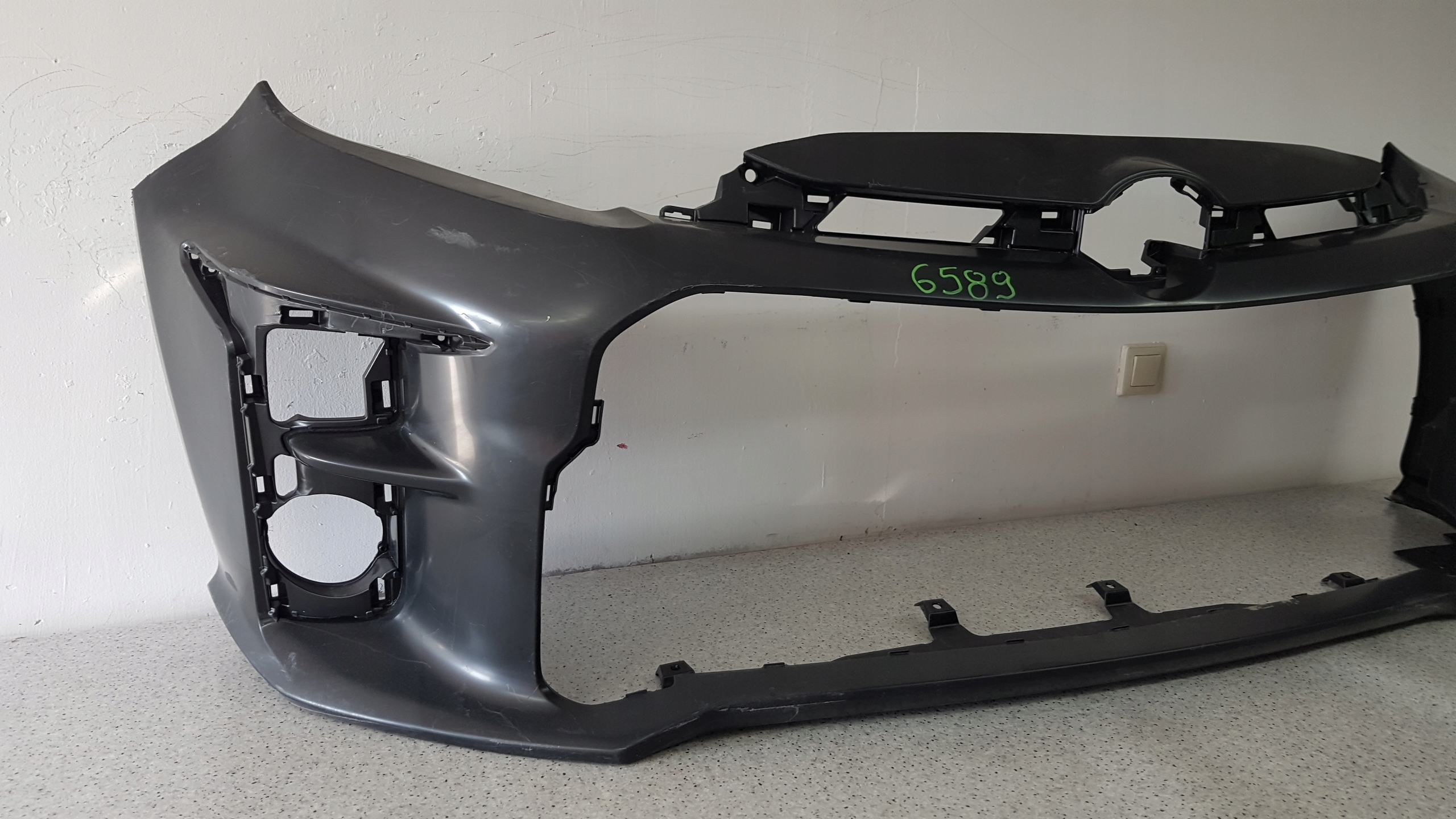 TOYOTA YARIS IV GR new ORYG. bumper front 6589