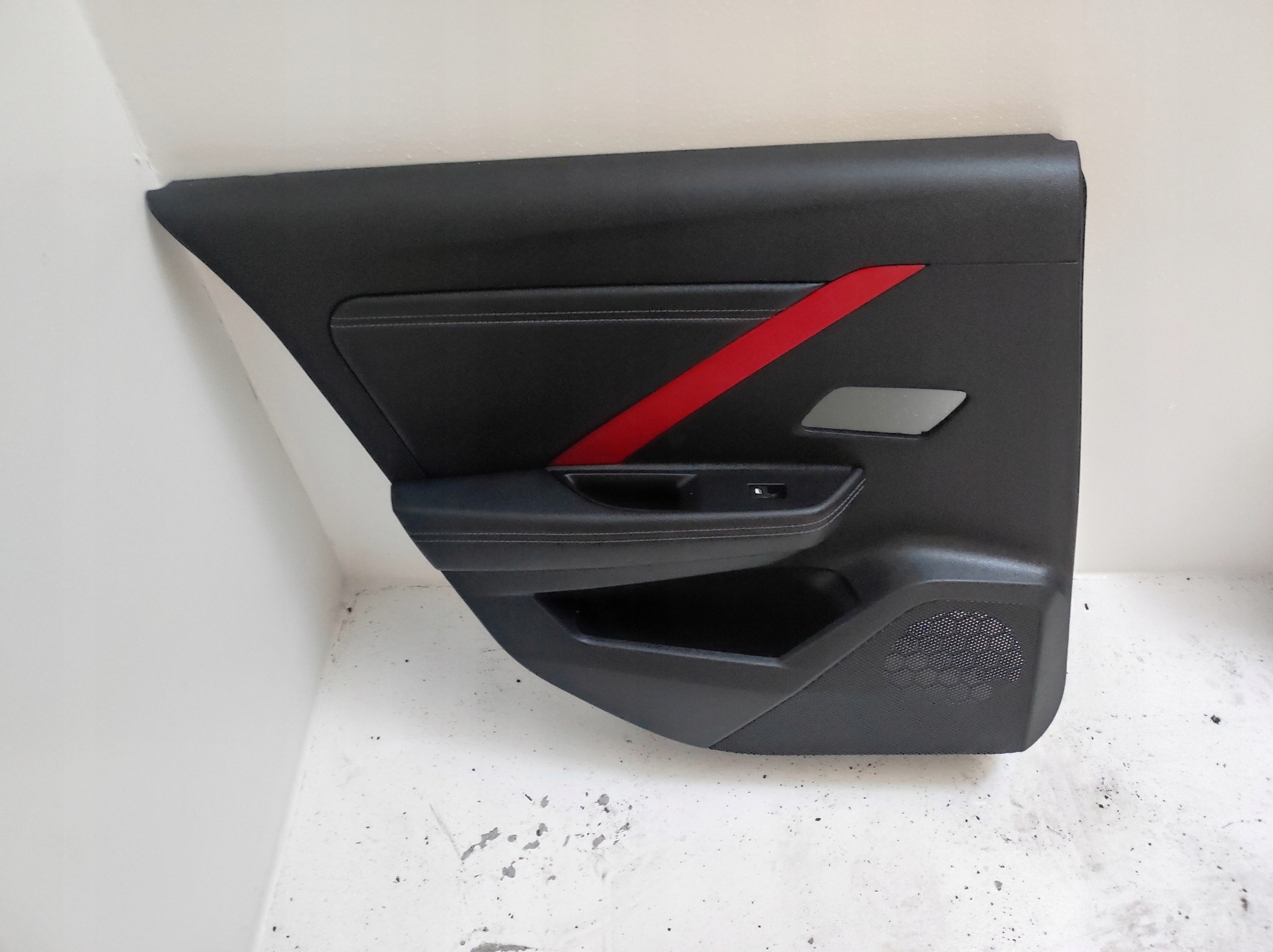 кресла диван обивка Салон Astra л VI 6 5D HB