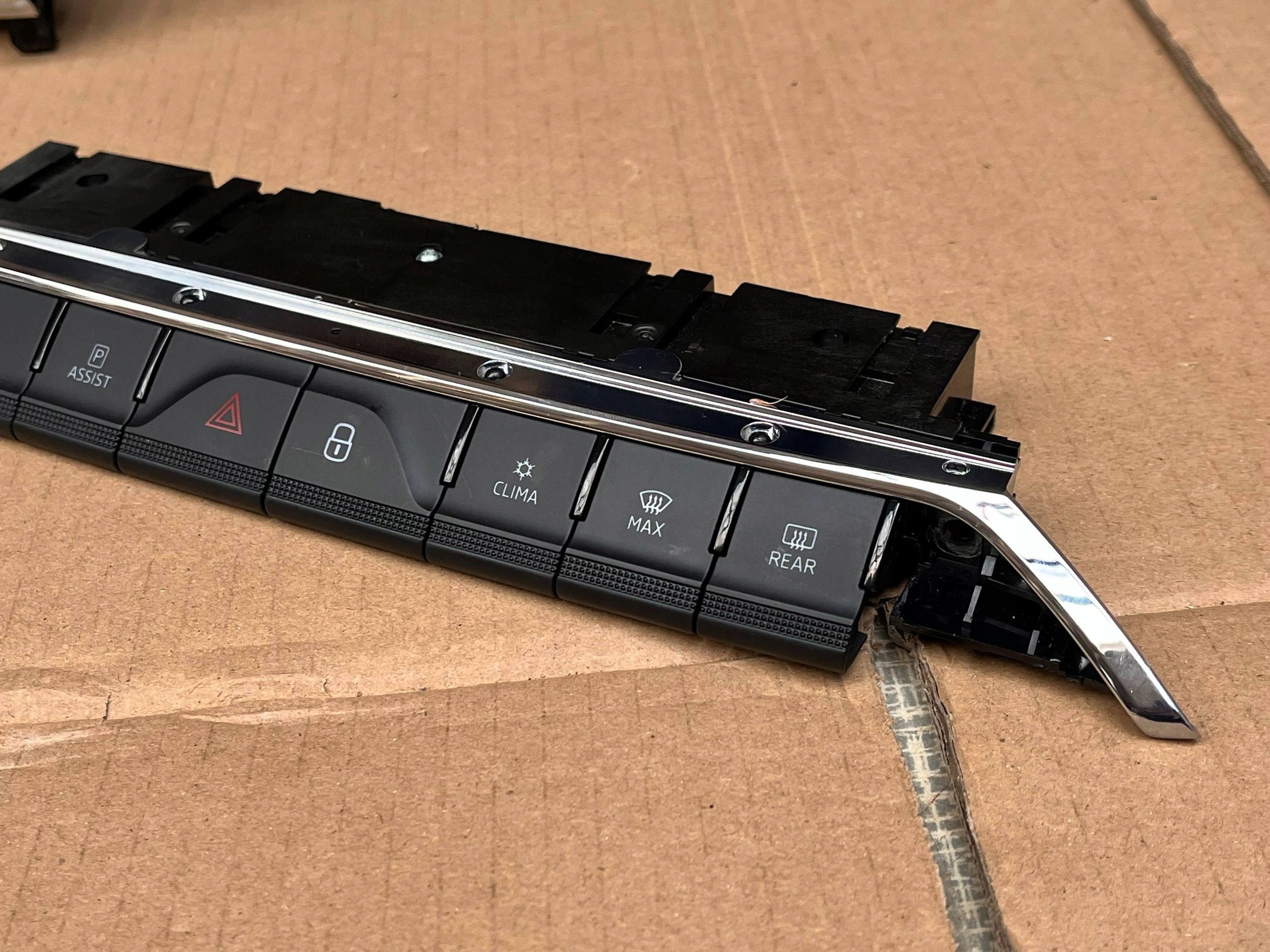 Couverture Aile Gauche Bouche buse Audi Q7 4M W251