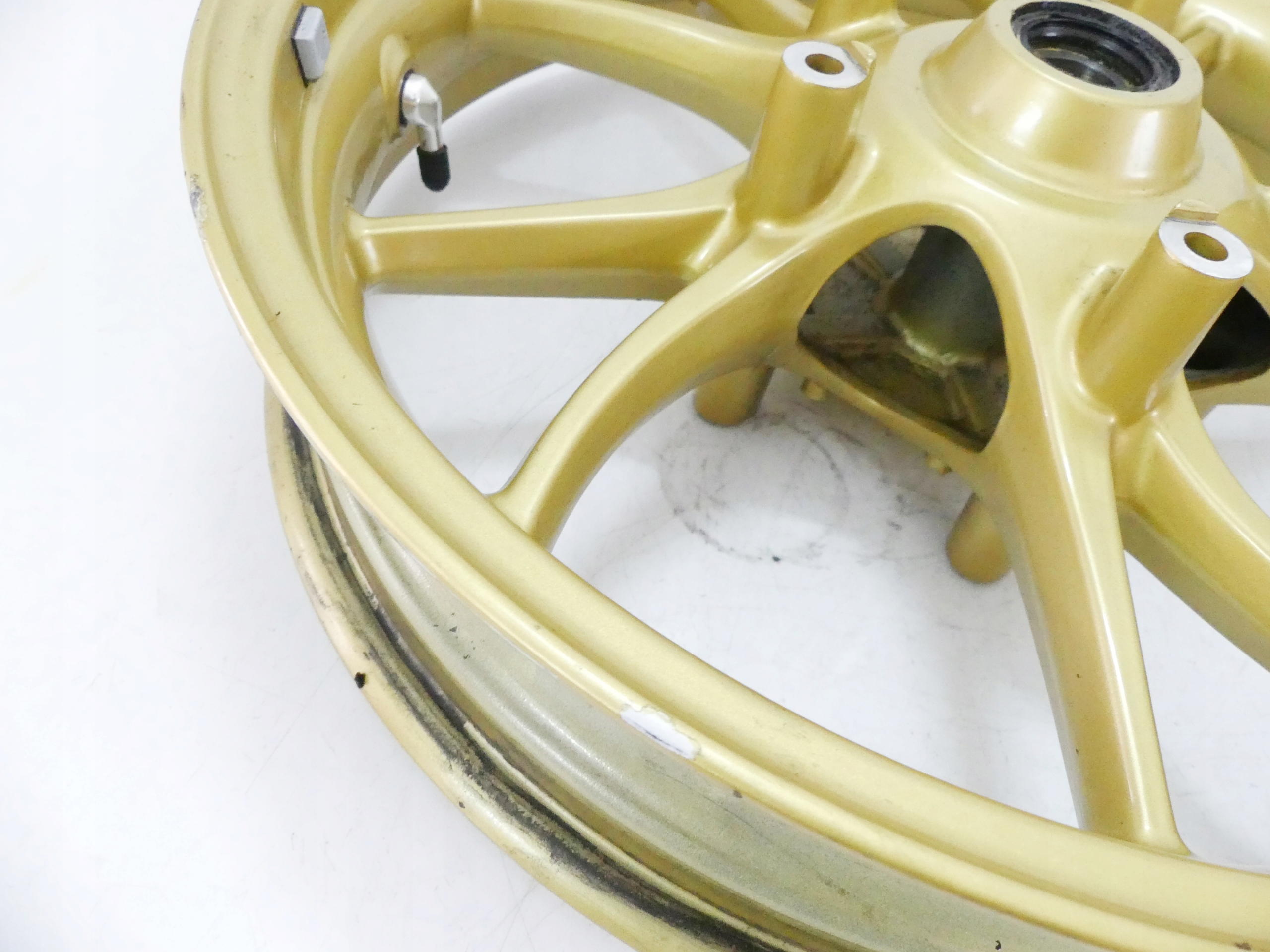 FELGA KOŁO PRZÓD TRIUMPH SPEED TRIPLE 1050 08+ Kod producenta TRIUMPH SPEED TRIPLE 1050 08+