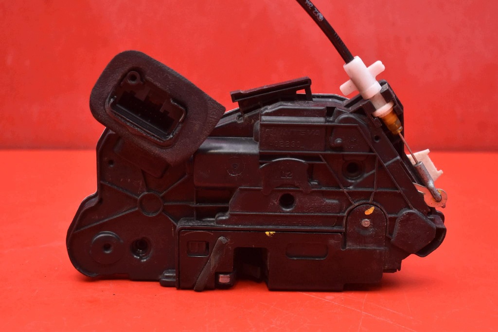 lock door left front front EU 6V1837015 SKODA SUPERB 3 III 5D HB 15-20