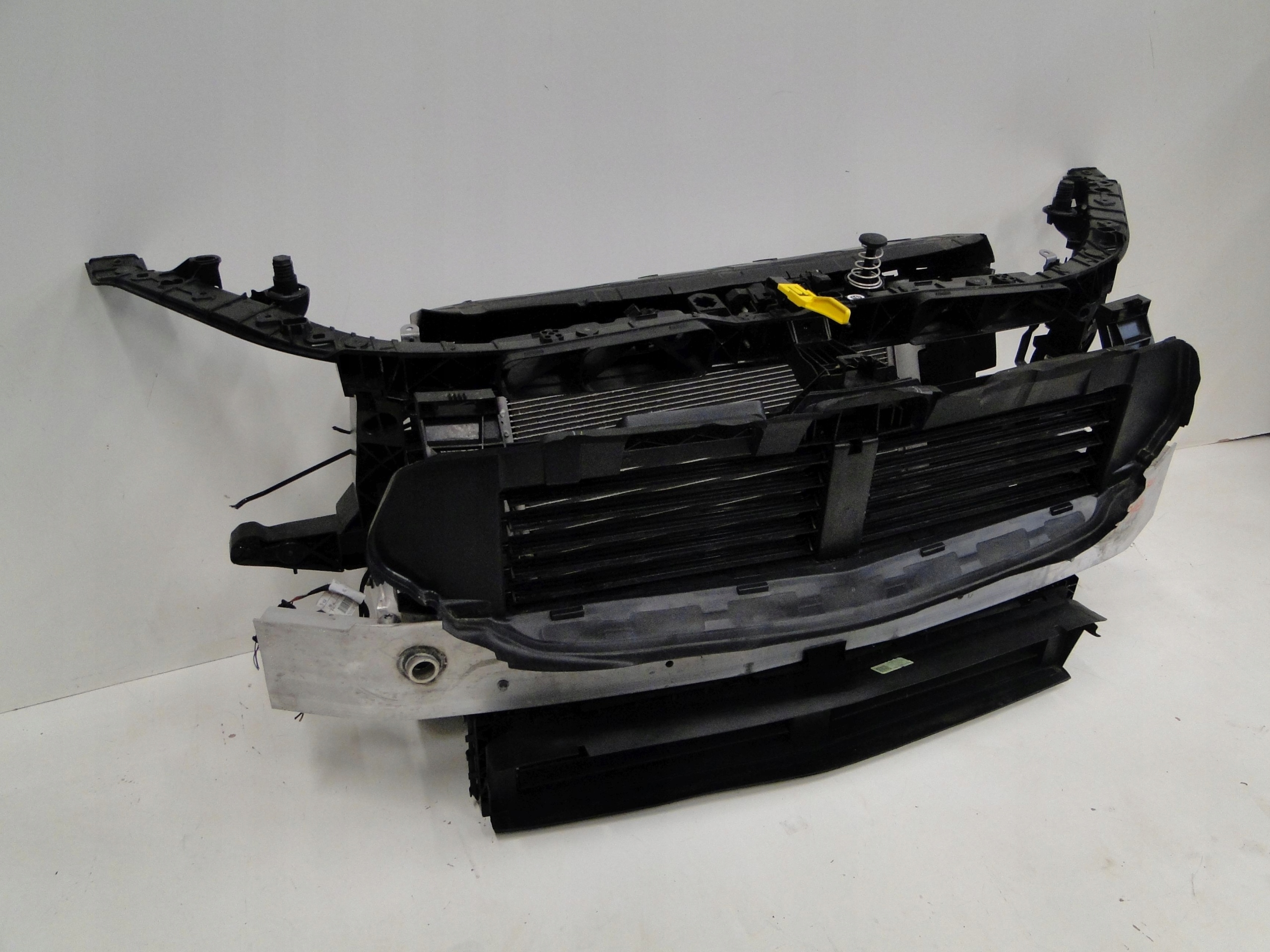 MERCEDES GLB 247 X247 PAS PRZEDNI CHŁODNICE KOMPLET 200D Wersja Europejska