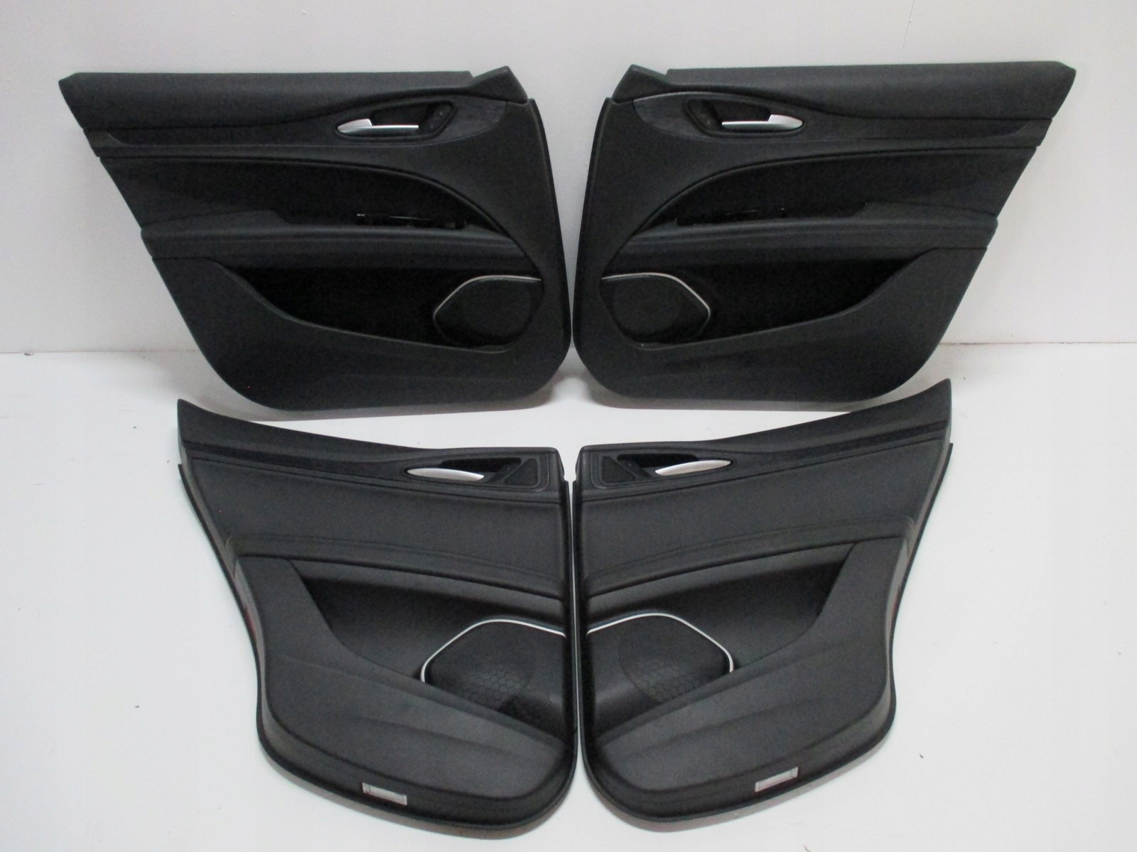 Оббивка оббивки дверей Alfa Romeo Stelvio 20r