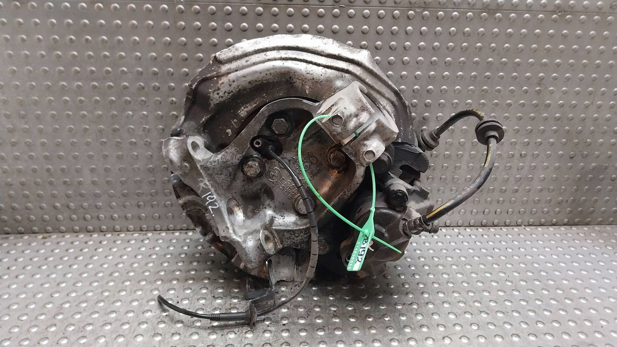 otoč čapu strmeň pravý predok 6764444 BMW E90 E91 E92 E93 E81 E82 E87