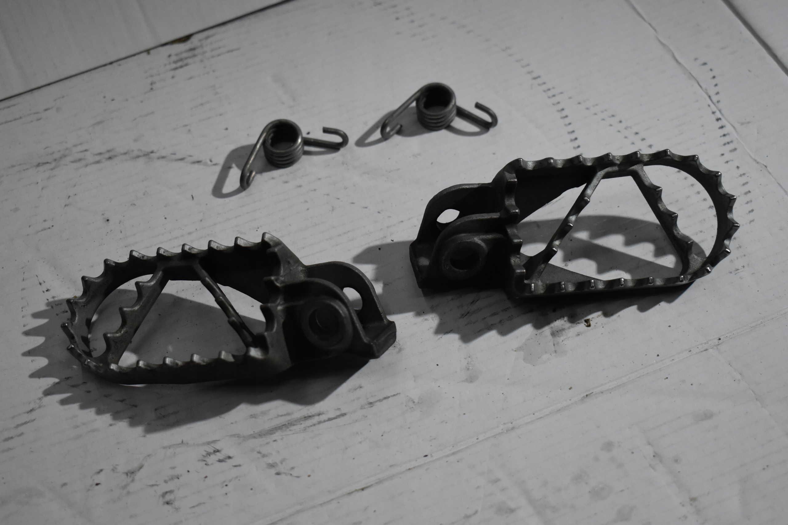 KTM PODNOZEK PARA