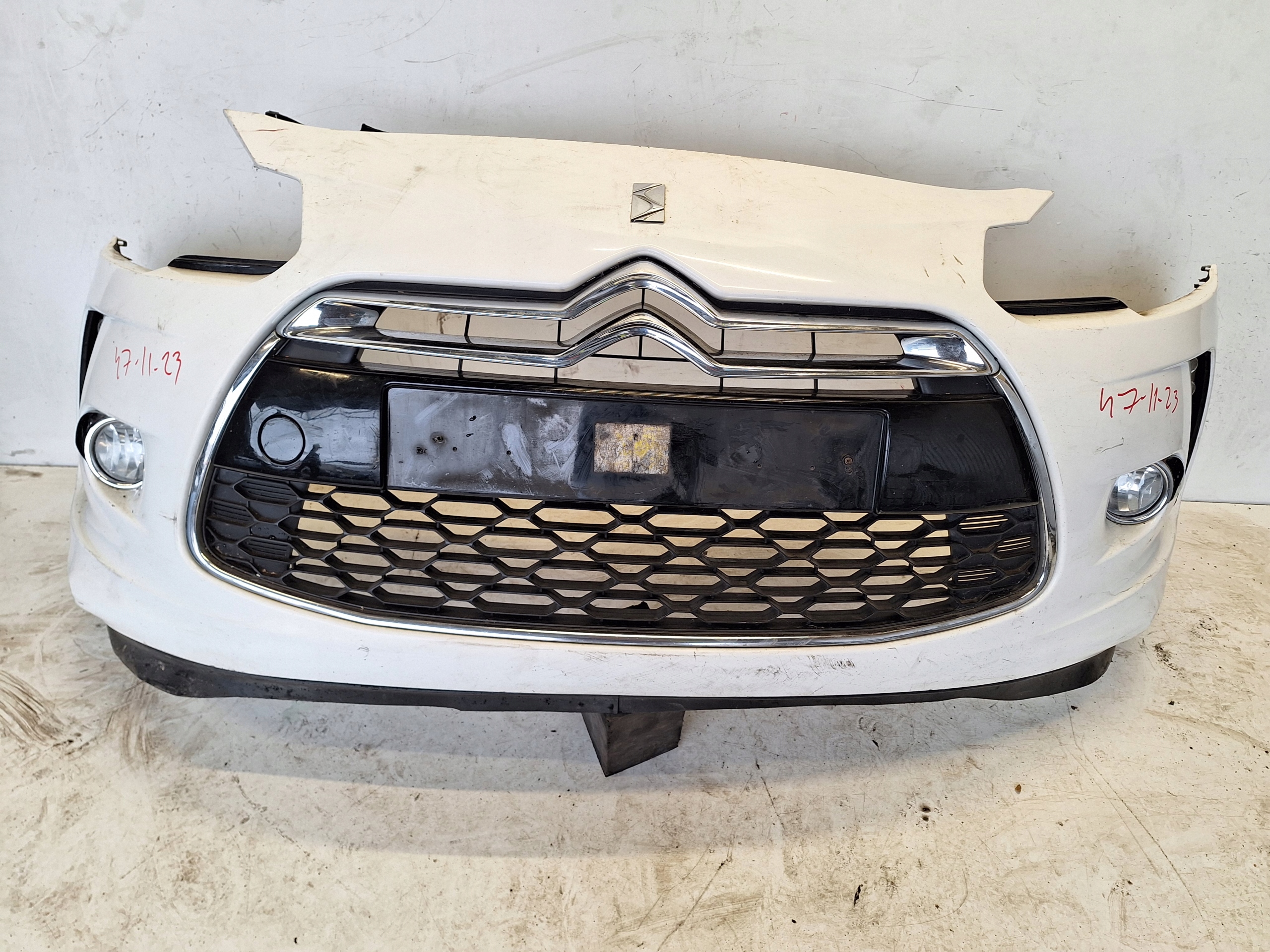 CITROEN DS3 10-14 lökhárító + LED