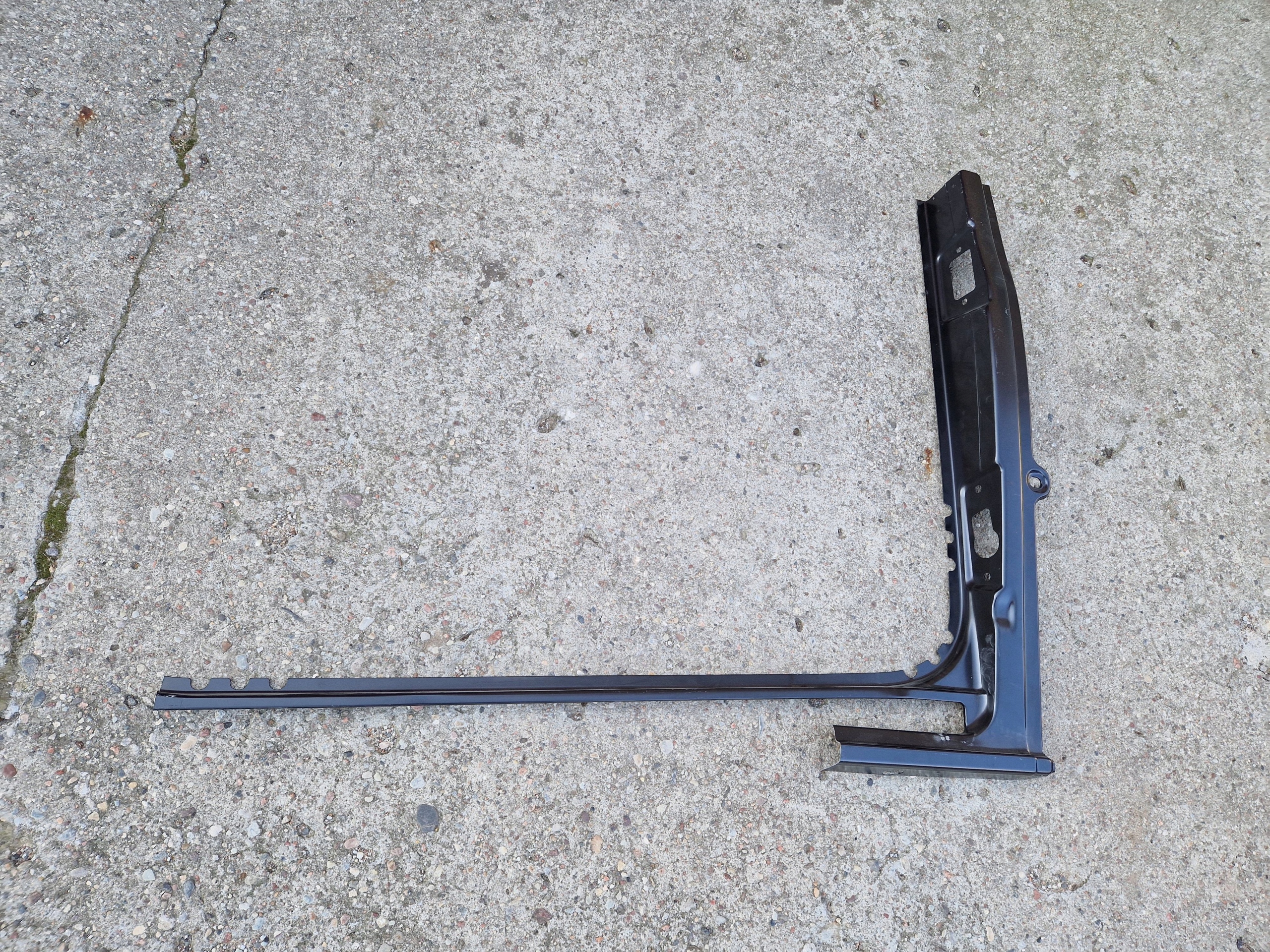 VW Transporter T5 T6 prawy próg 7E0