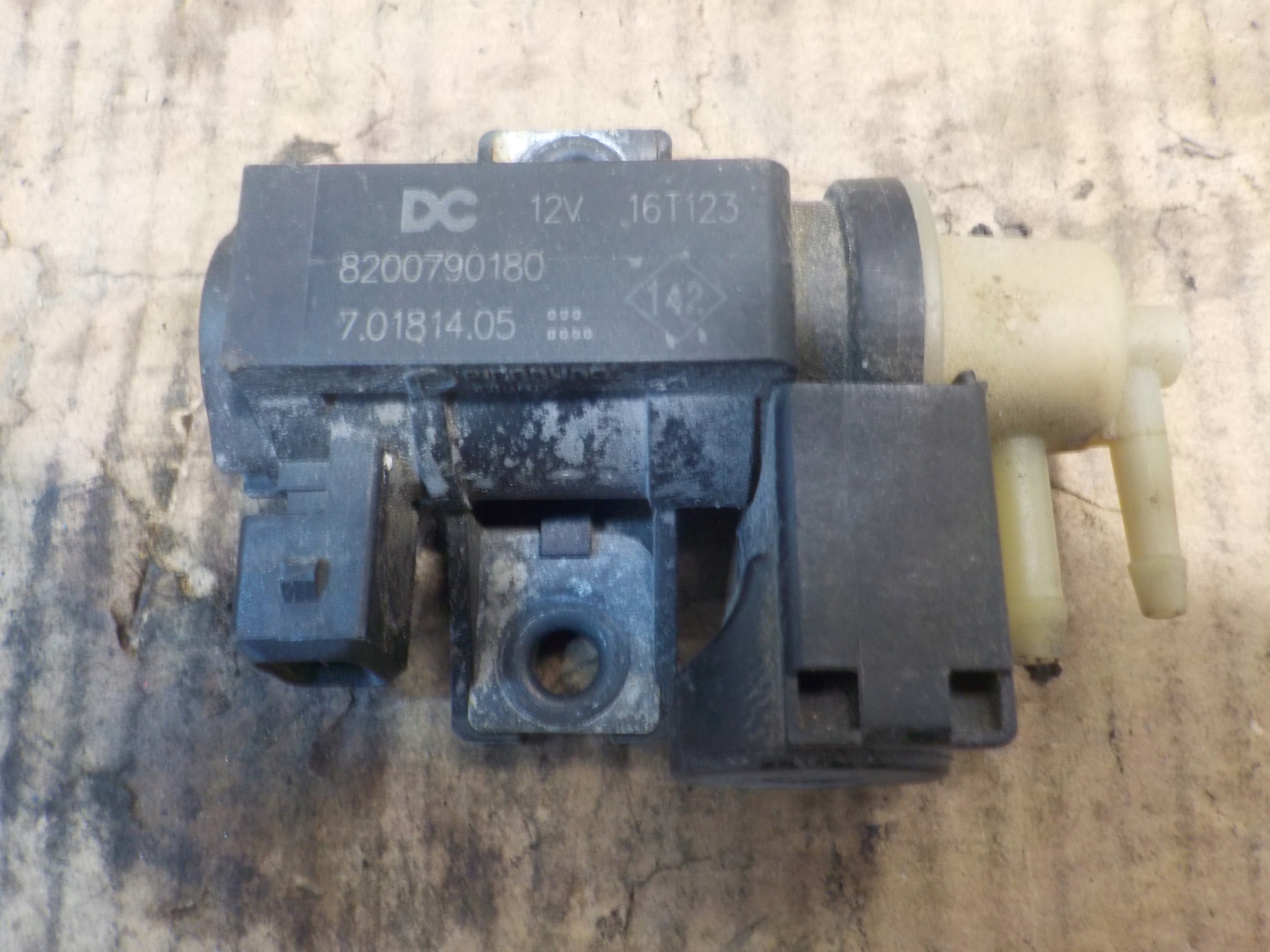 Dacia OE 8200790180 клапан давления