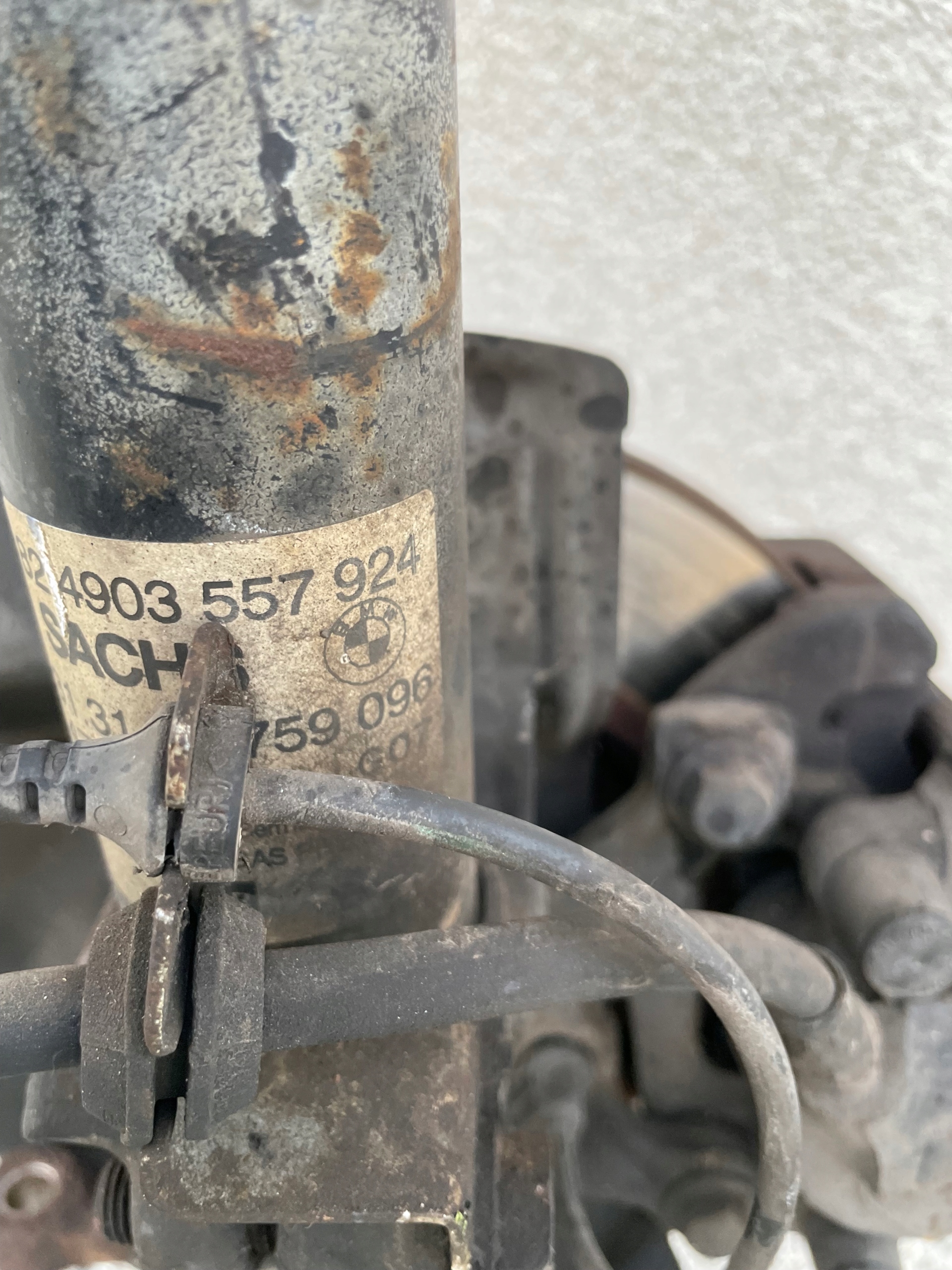 BMW 3 E46 Amortiseur Moyeu support broche Axe moyeu Complète Droit
