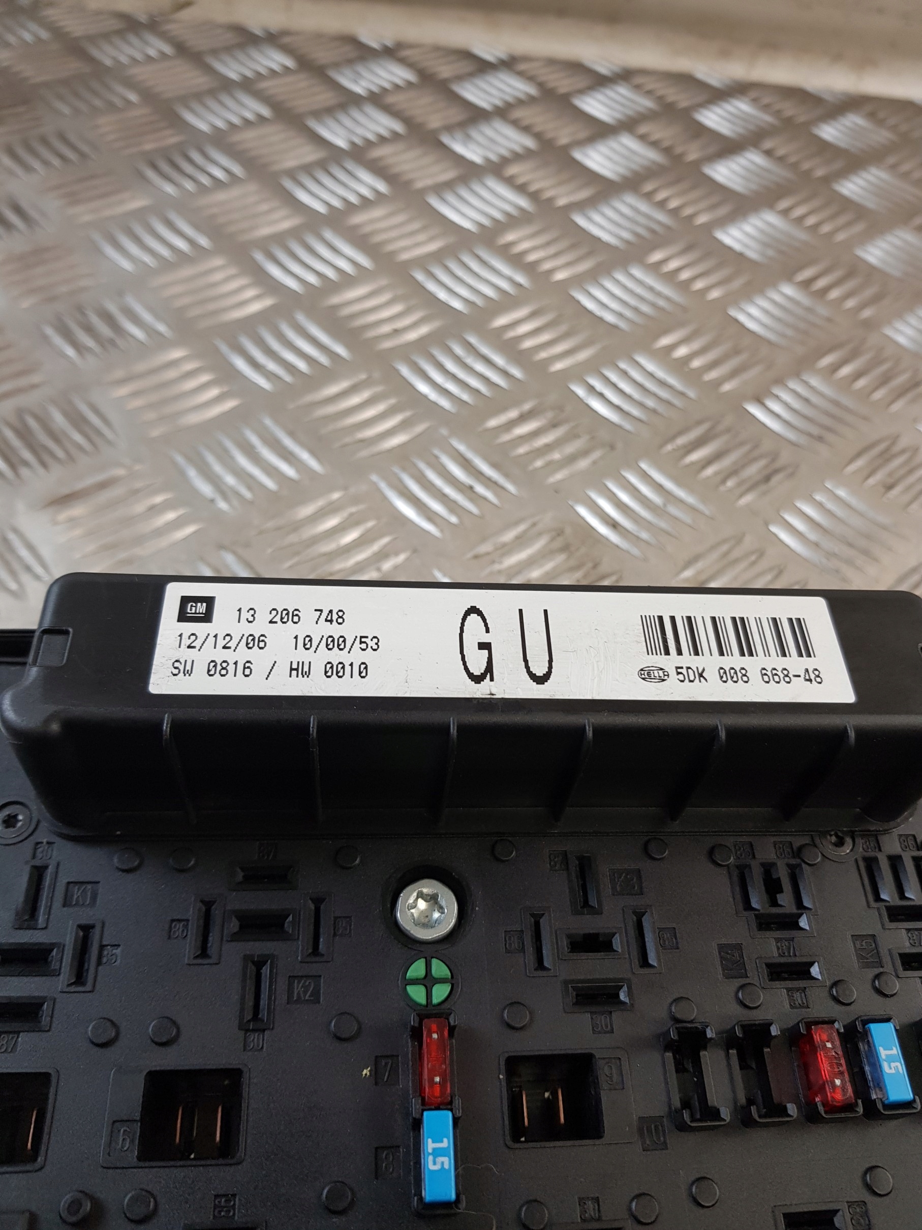 Module fusibles 13206748 OPEL ASTRA H 1.9D 07R