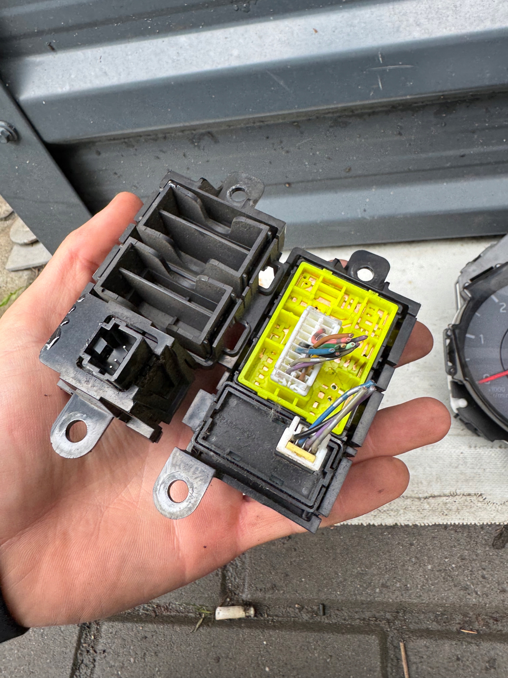 Nissan Juke and F15 panel mirror control switch button