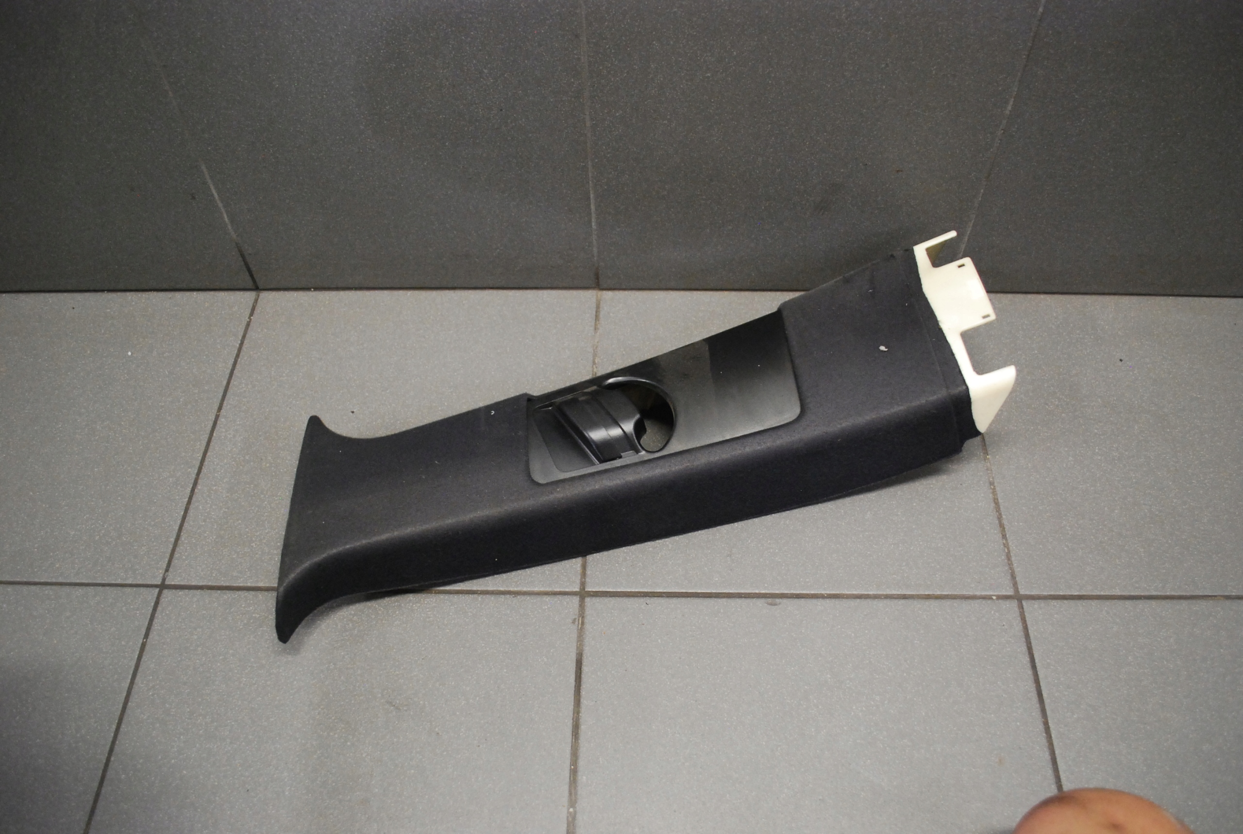 OSŁONA PODSUFITKI SŁUPKA B LEWA BMW X5 E53 8211907