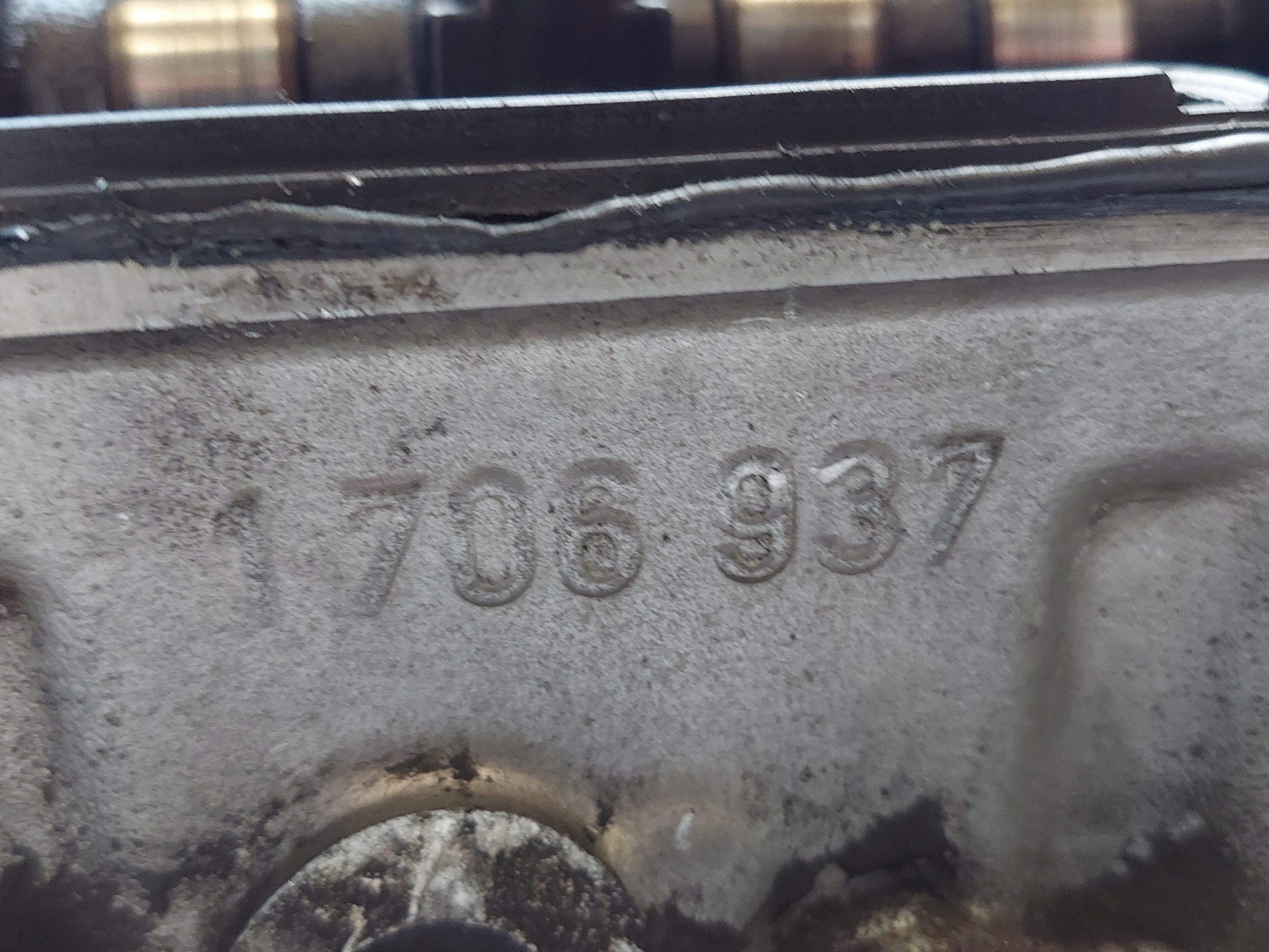 head. BMW E30 1.8 B 1706937